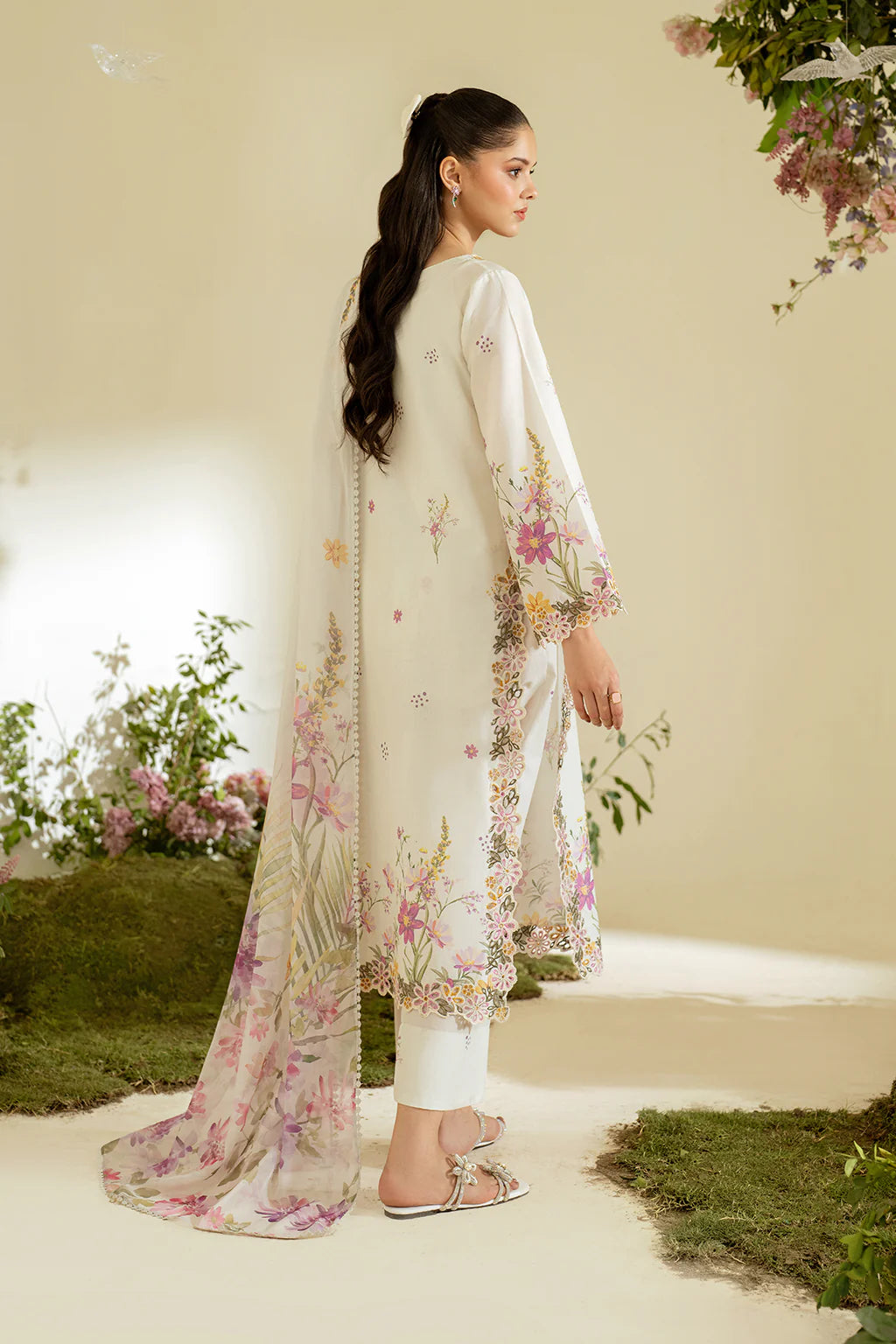 Iznik 3Pc Embroidered Lawn Suit UE-451 gulbuy.com