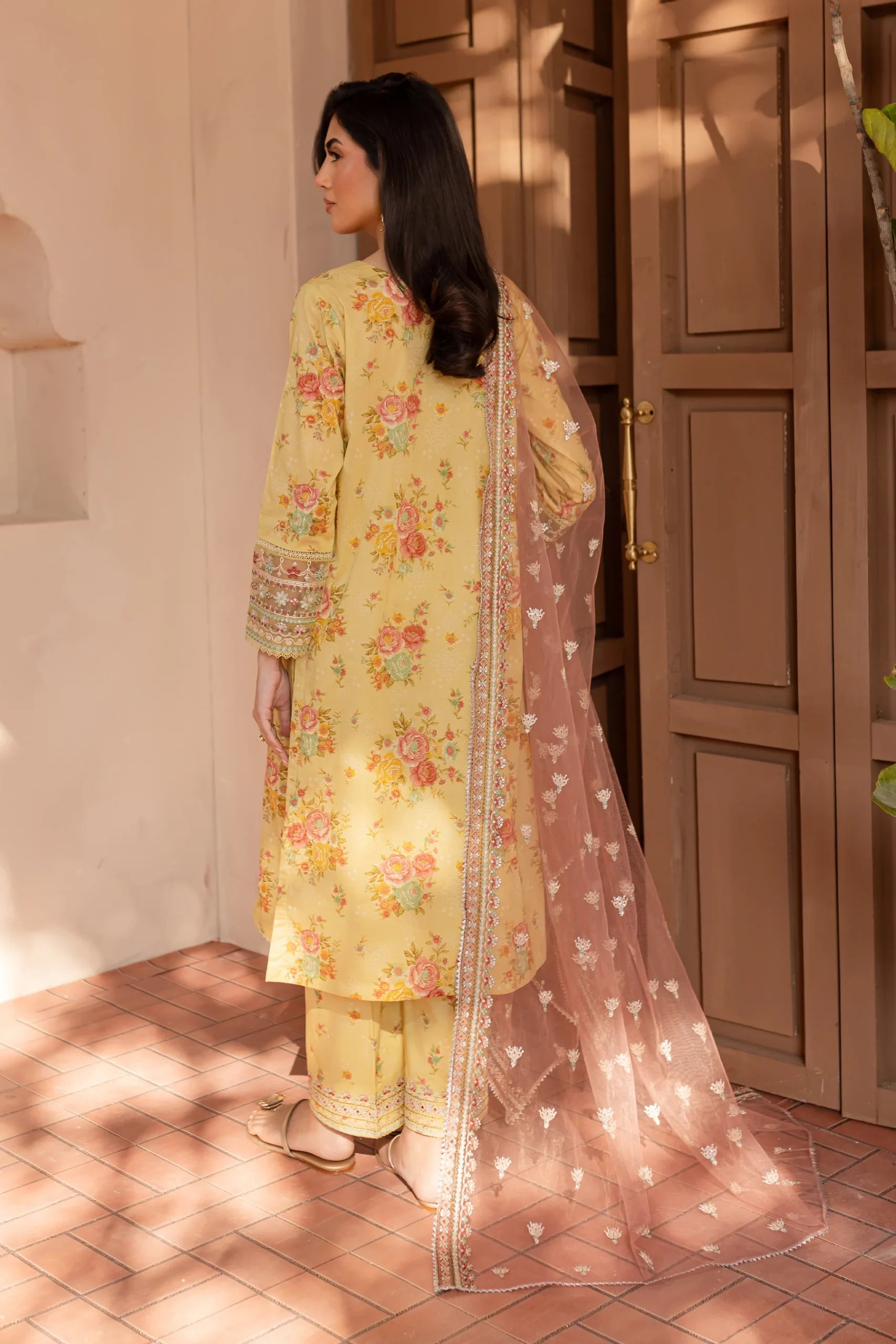 Batik 3Pc Embroidered Lawn Suit Wave gulbuy.com