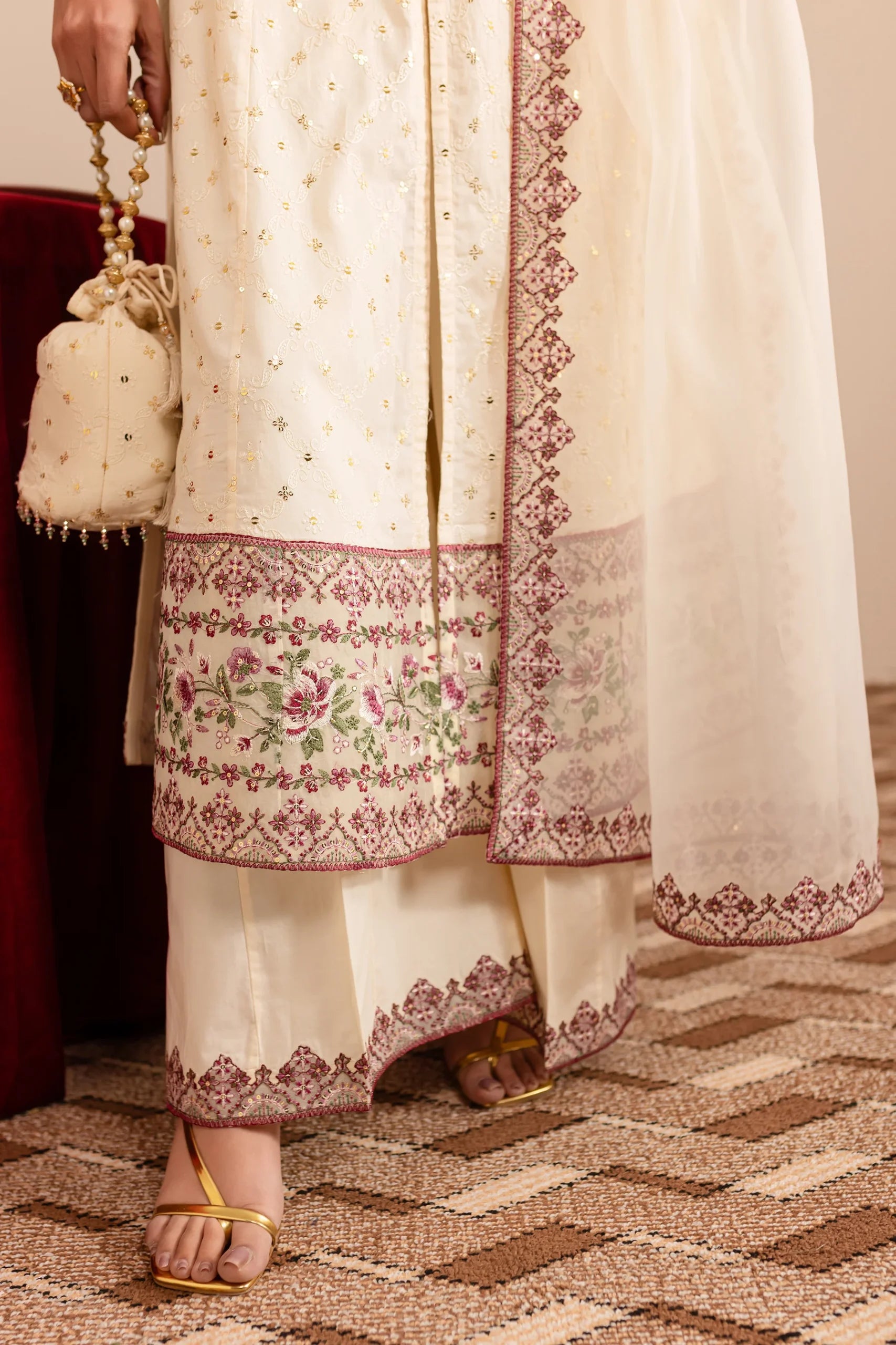 Batik 3Pc Embroidered Lawn Suit Sufaid gulbuy.com