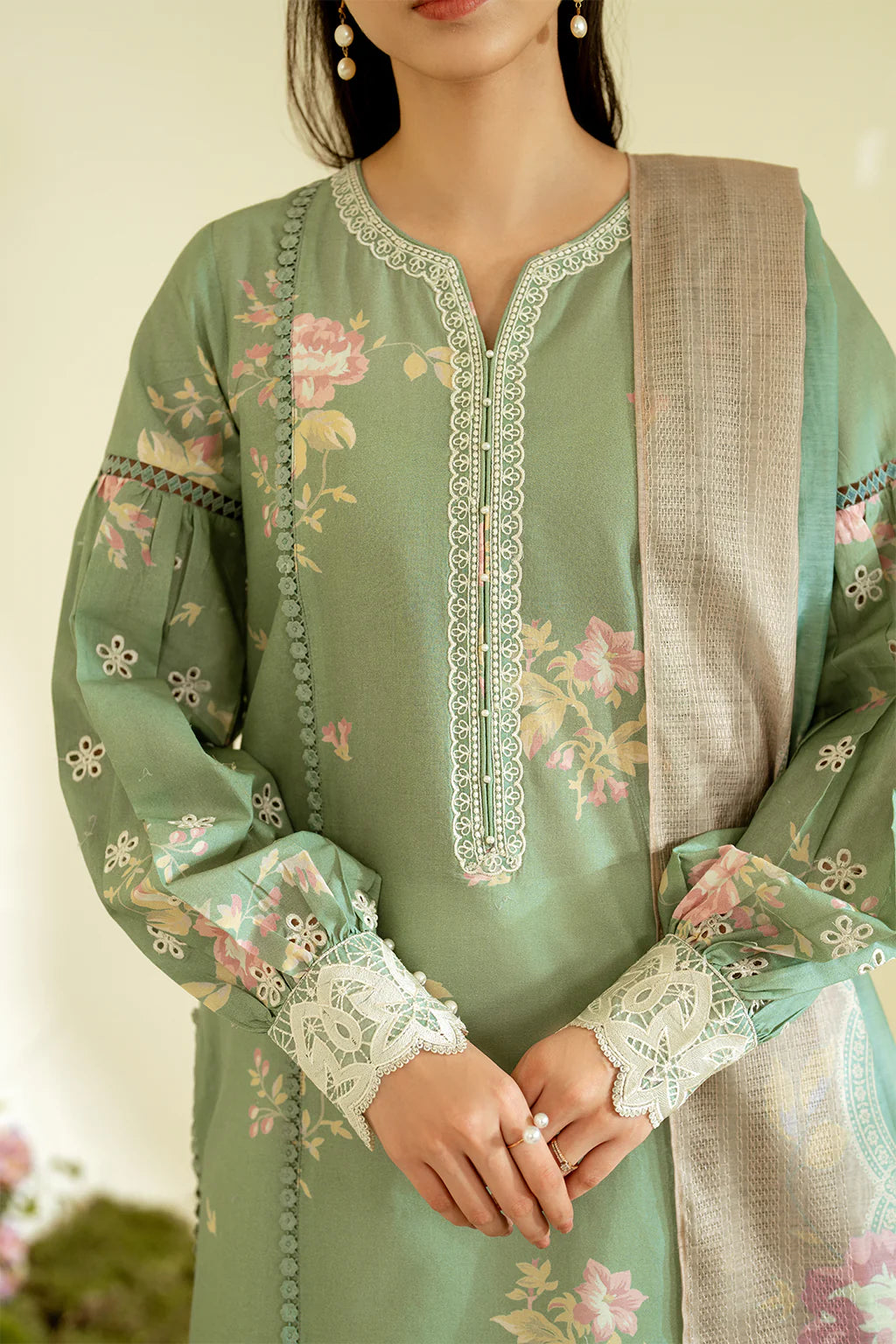Iznik 3Pc Printed Lawn Suit UE-453 gulbuy.com