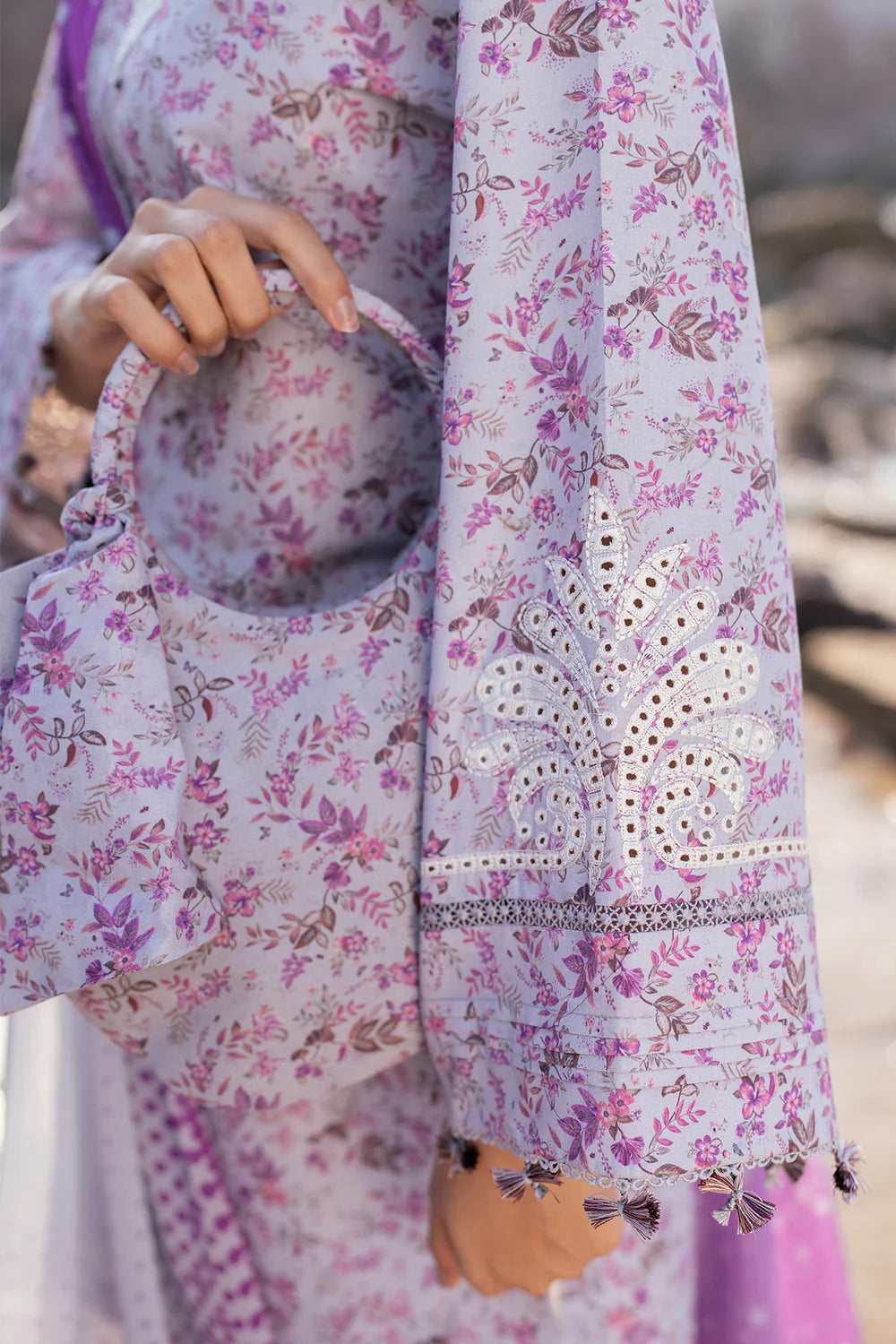 Jazmin 3Pc Embroidered Lawn Suit USE-9149 gulbuy.com