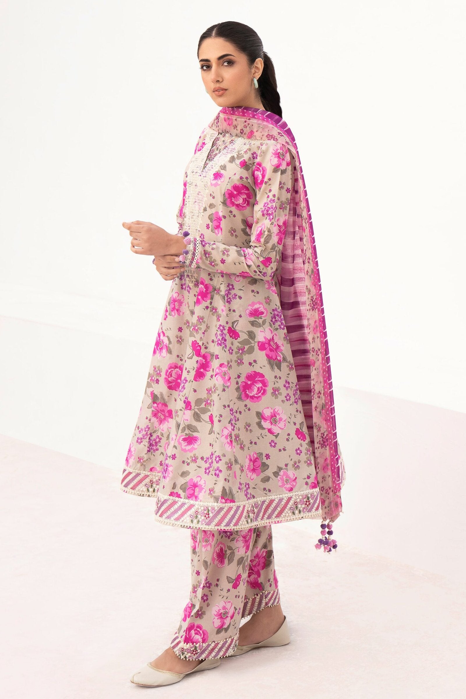 JAZMIN 3 PIECE EMBROIDERED LAWN SUIT (DELIA-D8)