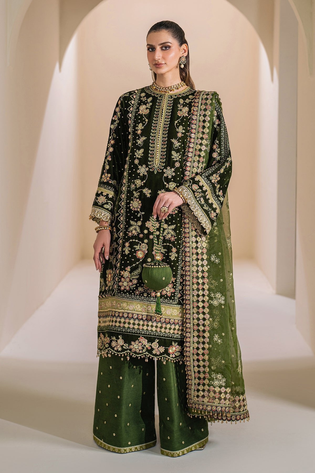 BAROQUE 3PC EMBROIDERED VELVET UF-756