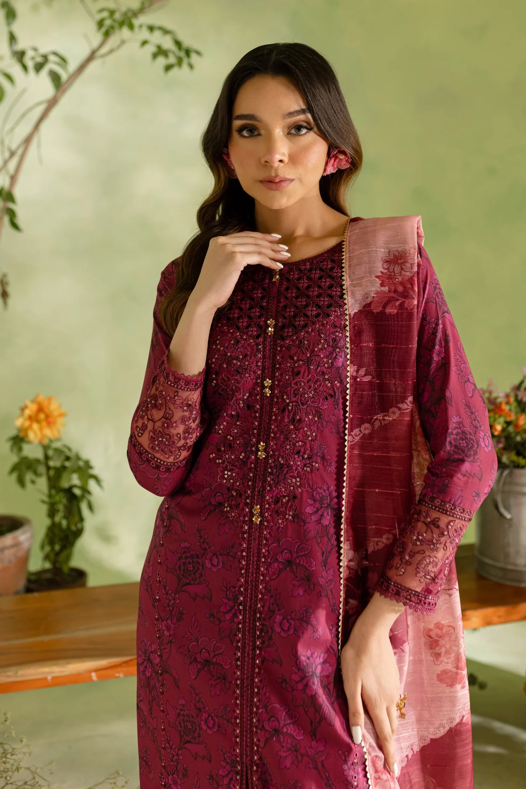 Batik 3Pc Embroidered Lawn Suit Loco gulbuy.com