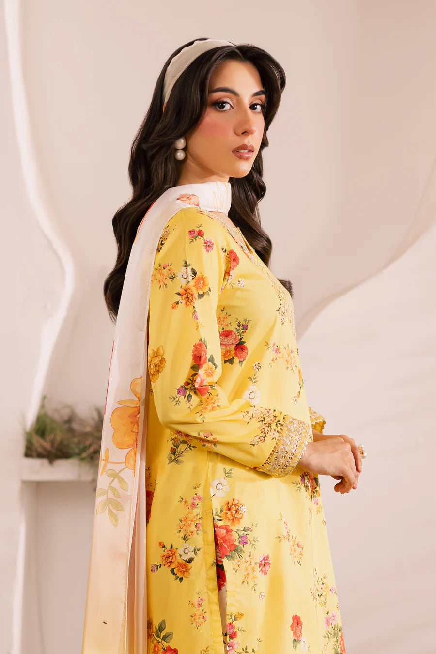 Batik 3Pc Embroidered Lawn Suit Lumia gulbuy.com