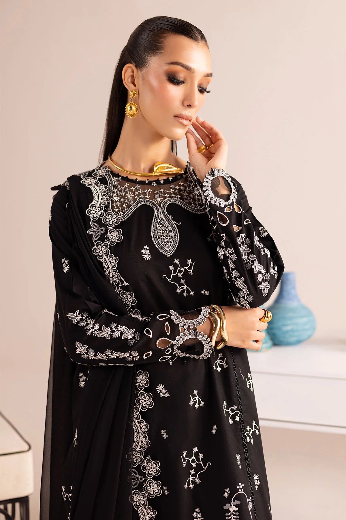 Nureh 3Pc Embroidered Lawn Suit NP-638 gulbuy.com