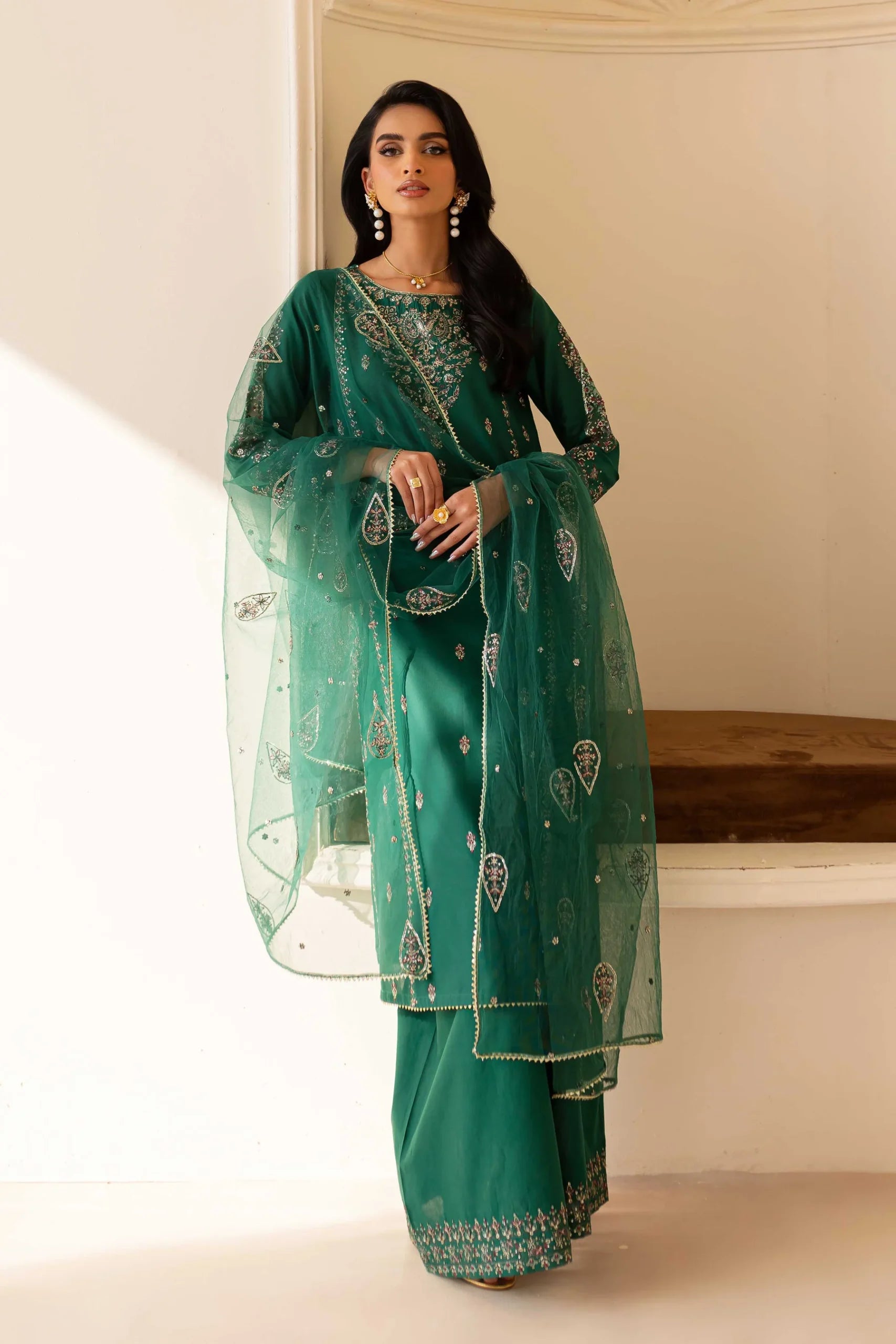 Batik 3Pc Embroidered Lawn Suit Ashaa gulbuy.com