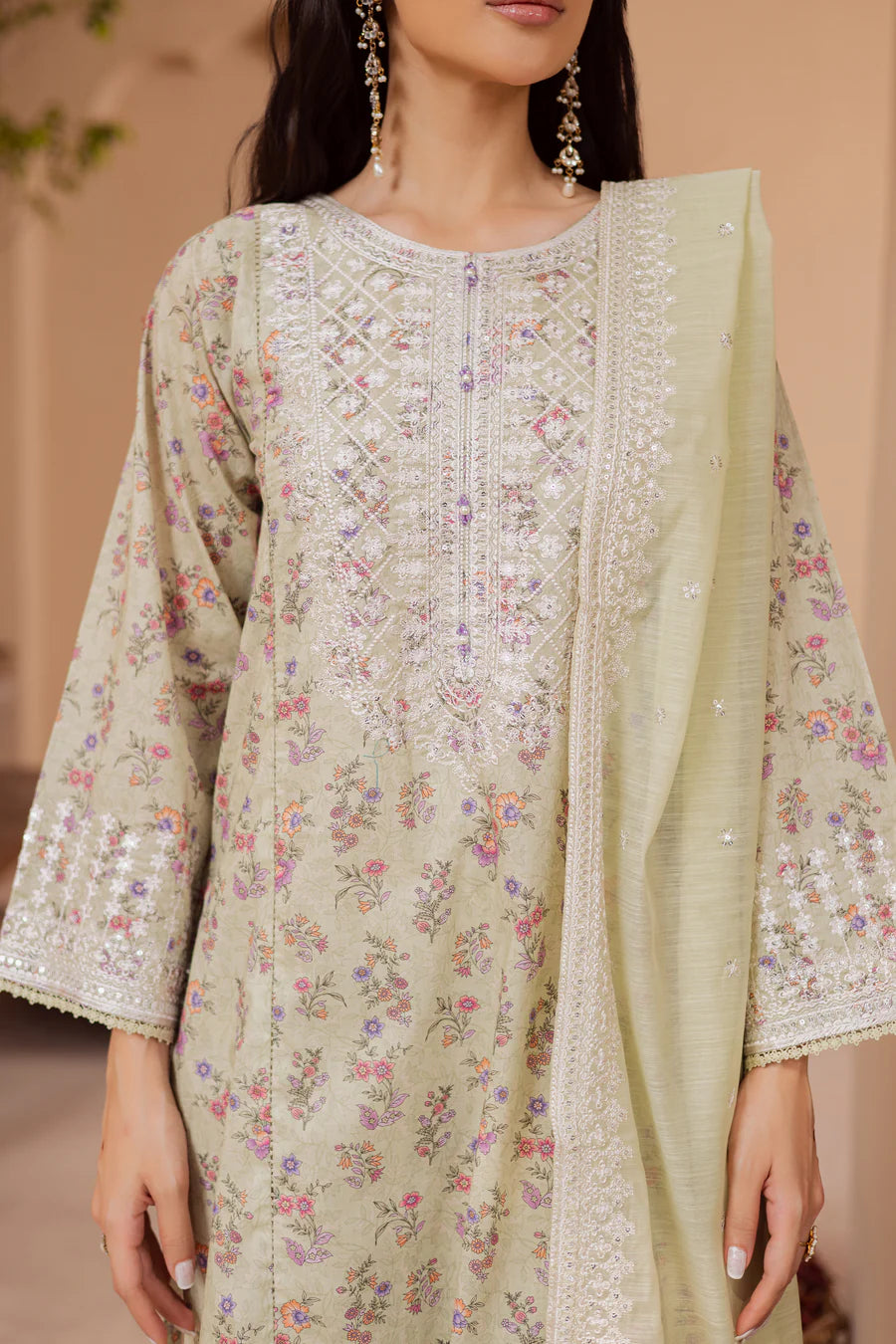 Batik 3Pc Embroidered Lawn Suit Lilo gulbuy.com