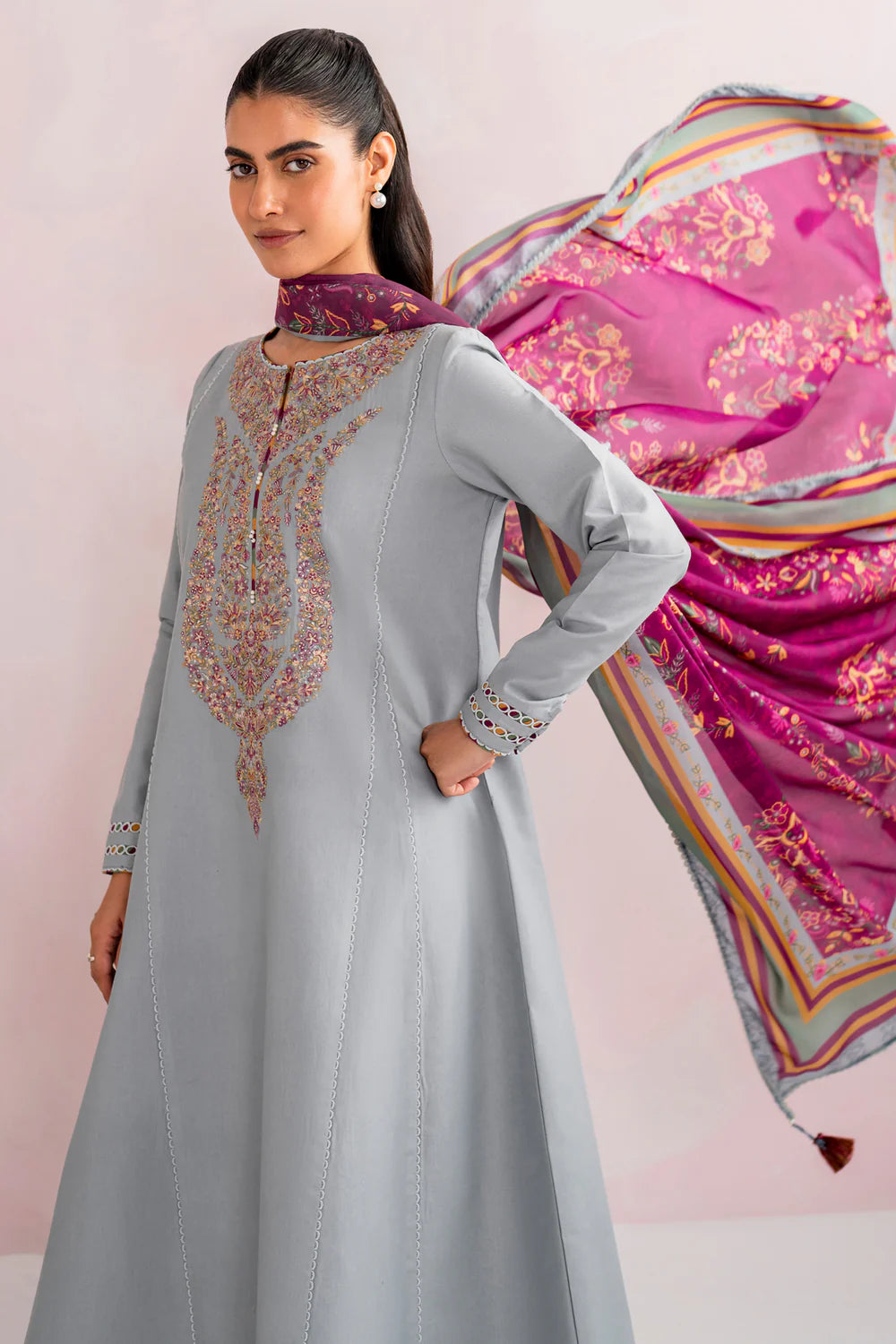 Jazmin 3Pc Embroidered Lawn Suit USE - 9090 gulbuy.com
