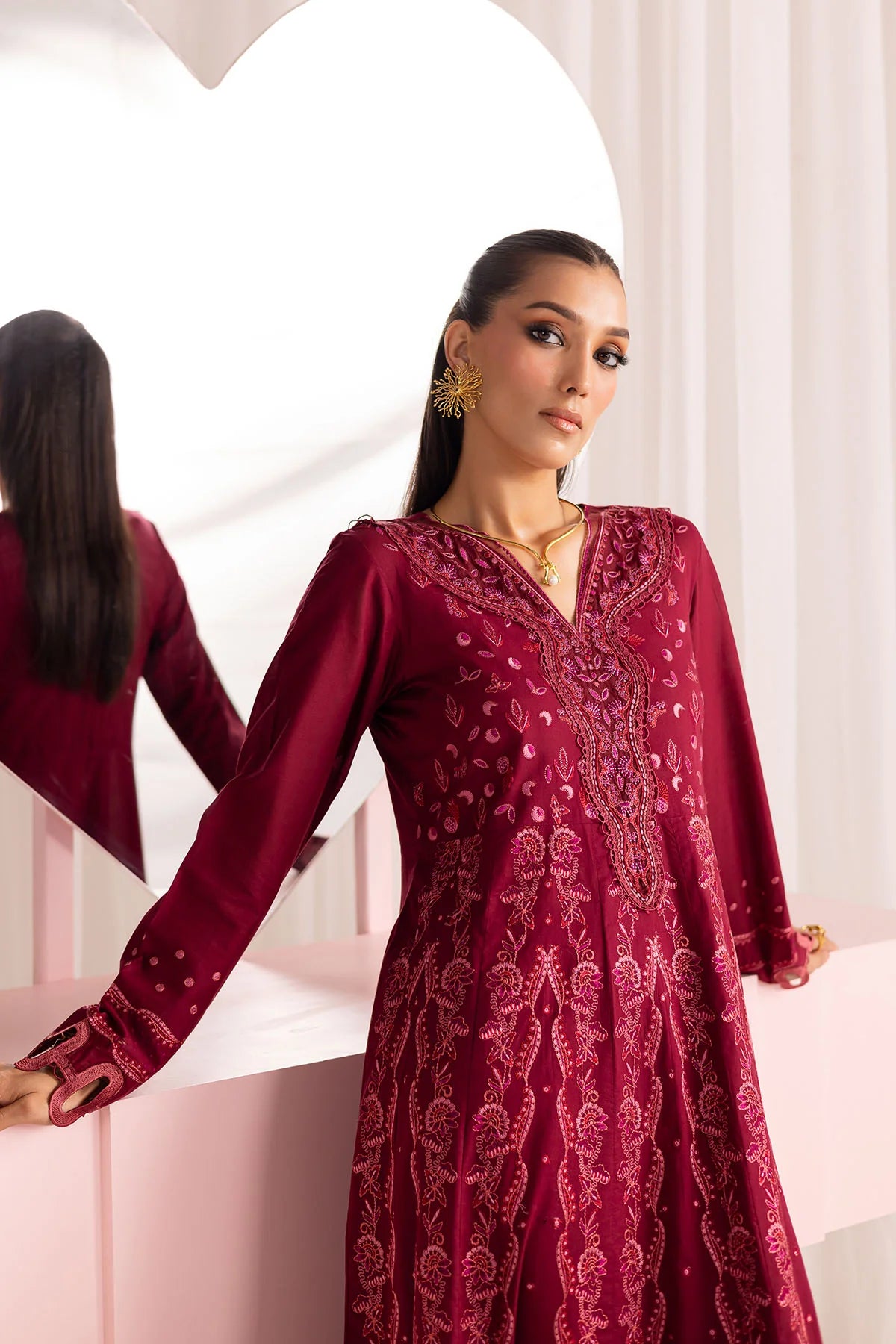 Nureh 2Pc Embroidered Lawn Suit NP-657 gulbuy.com