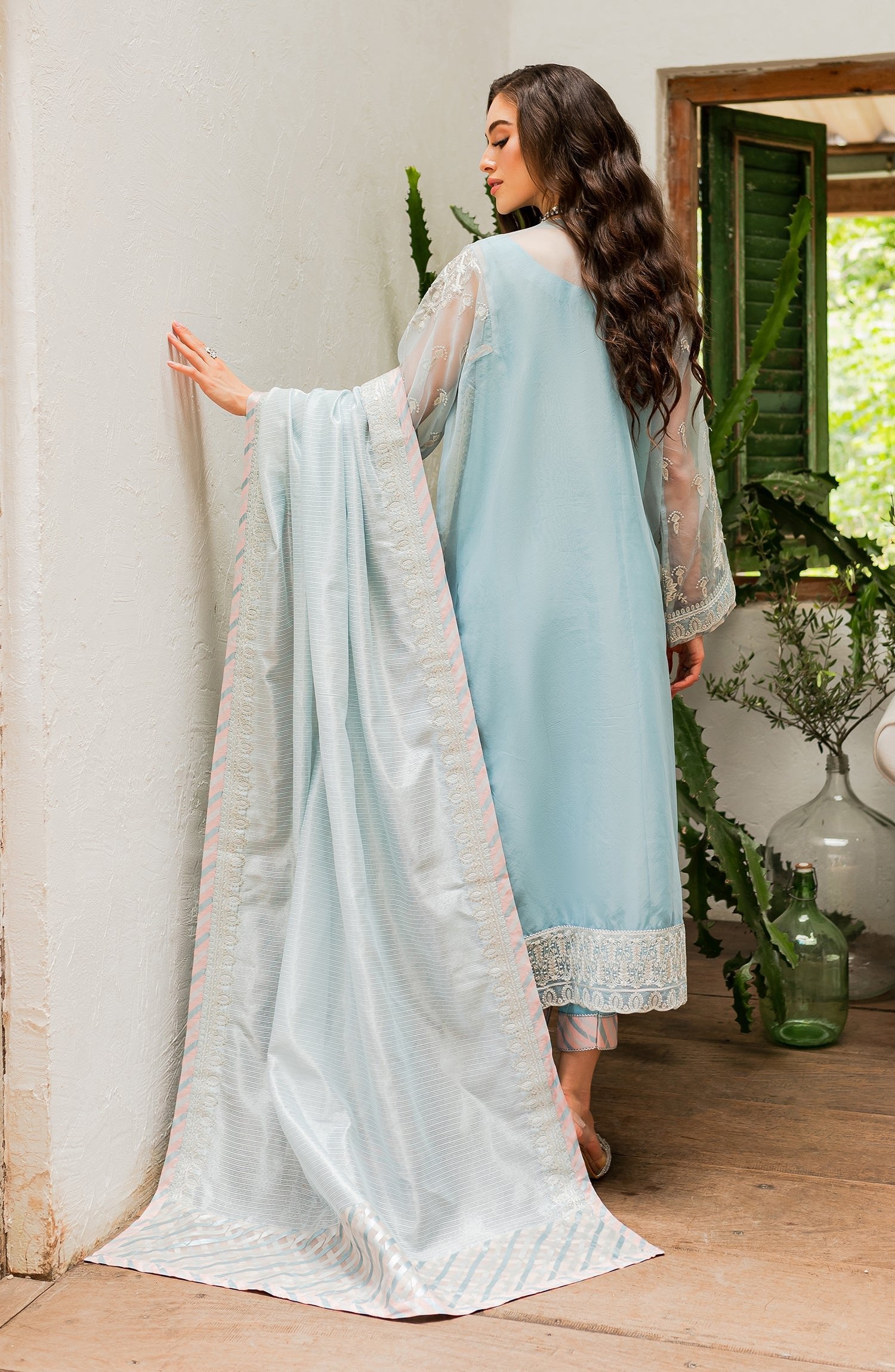 MARYUM & MARIA 3PC EMBROIDERED LUXURY SUIT (MW23-502)