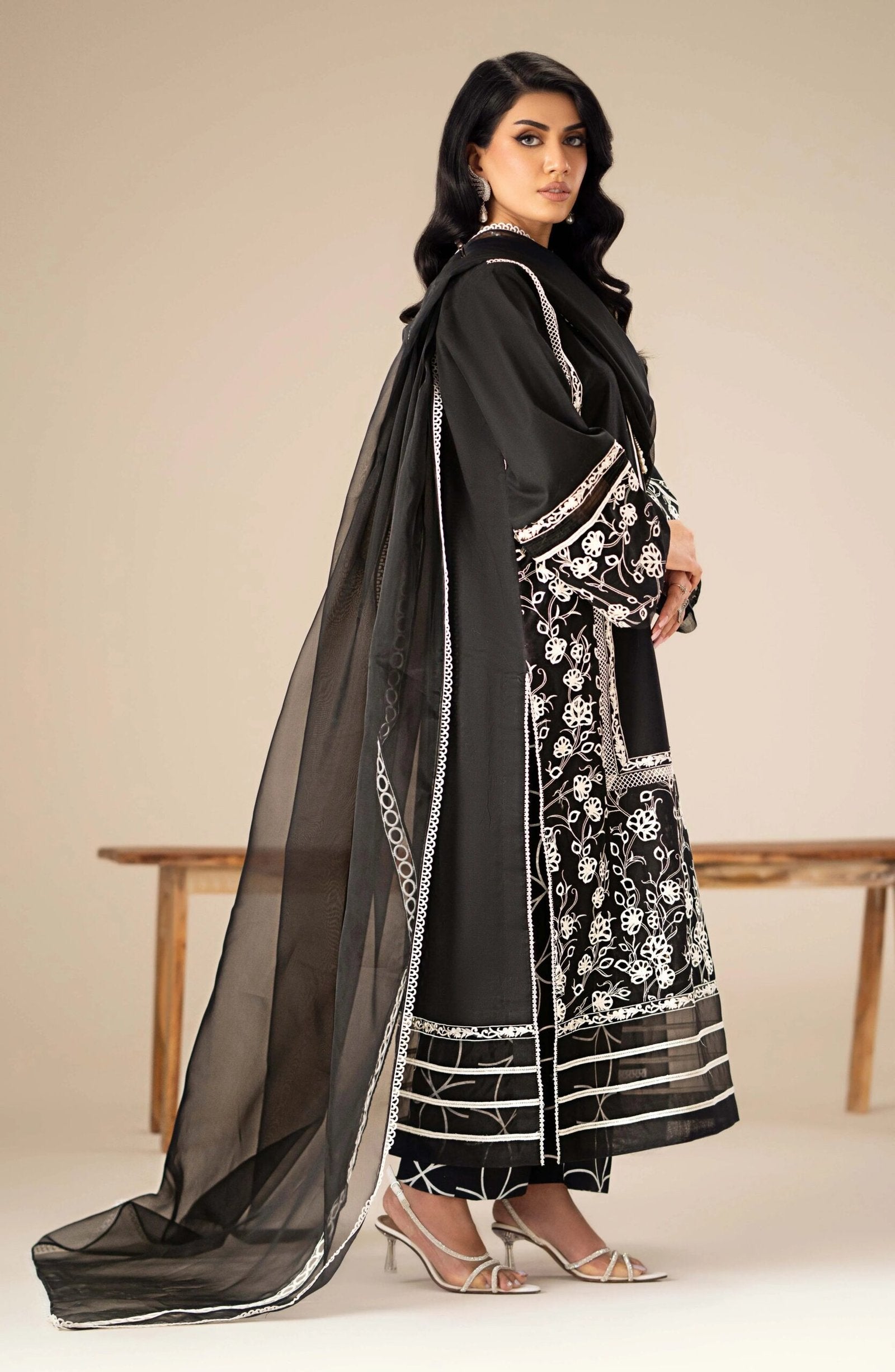 MARYUM & MARIA 3PC EMBROIDERED LAWN SUIT (MS-24235)