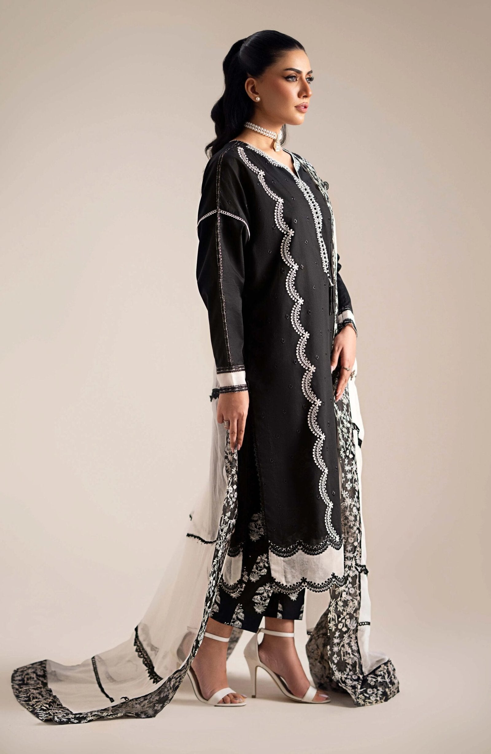 MARYUM & MARIA 3PC EMBROIDERED LAWN SUIT (MS-24236)