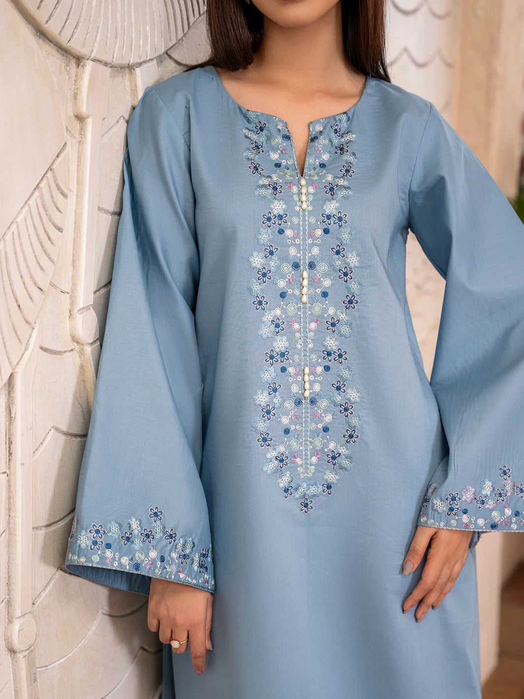 Izel 2Pc Embroidered Lawn Suit BEA gulbuy.com