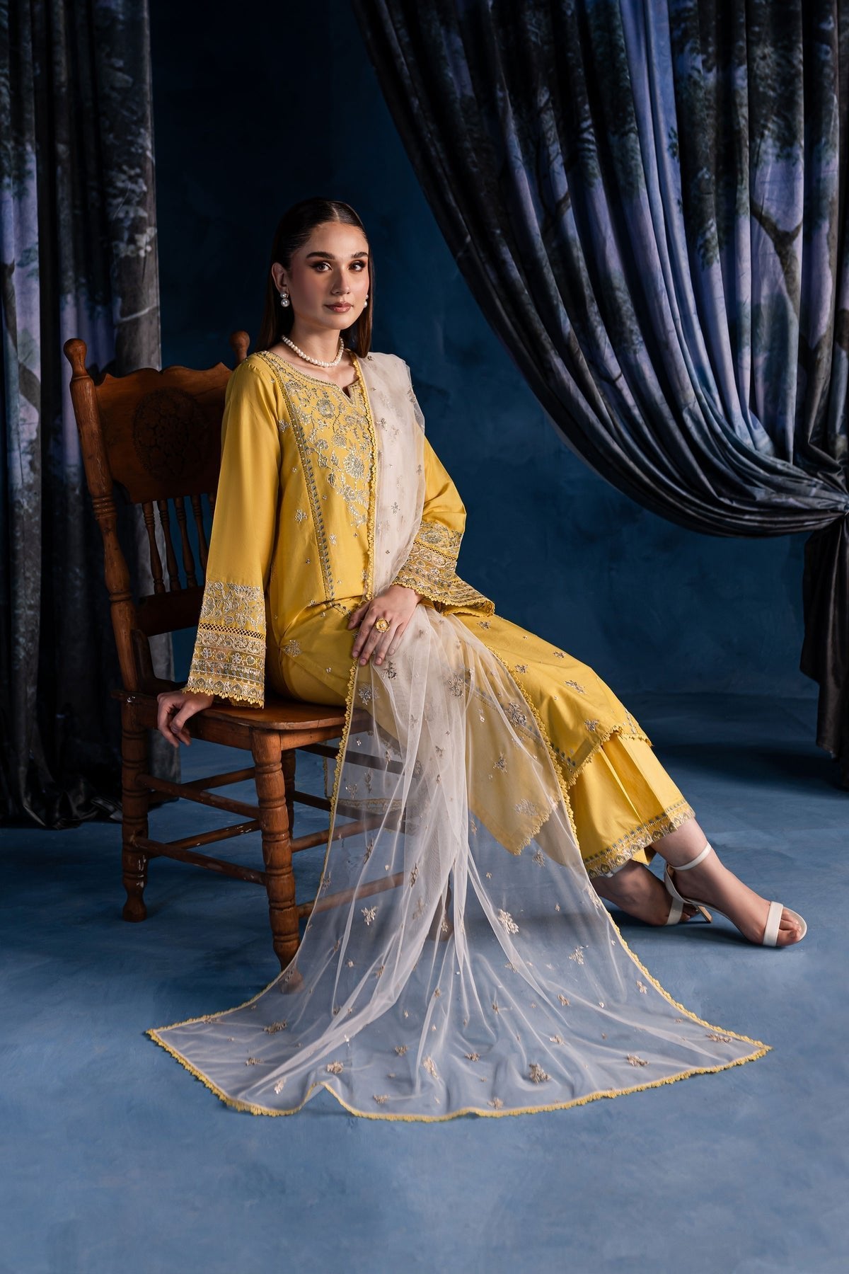 Batik 3Pc Embroidered Lawn Suit (Claro-3Pc)