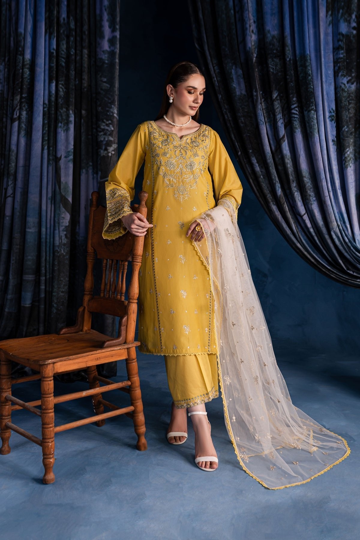 Batik 3Pc Embroidered Lawn Suit (Claro-3Pc)