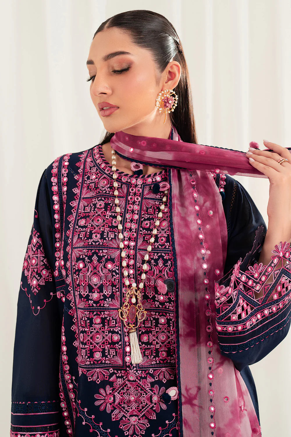 Jazmin 3Pc Embroidered Lawn Suit IL'25-D01 gulbuy.com