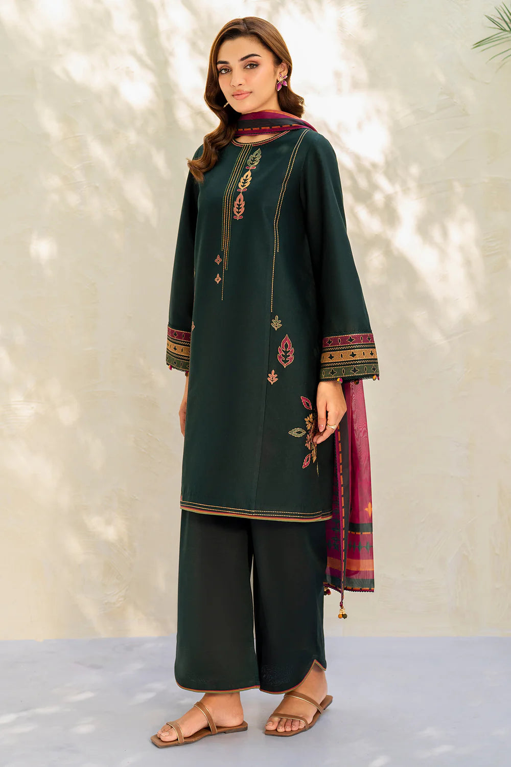 Jazmin 3Pc Embroidered Lawn Suit USE-9207 gulbuy.com