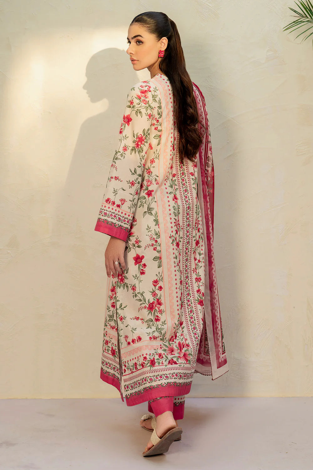 Jazmin 3Pc Digital Printed Lawn Suit USE-9200 gulbuy.com
