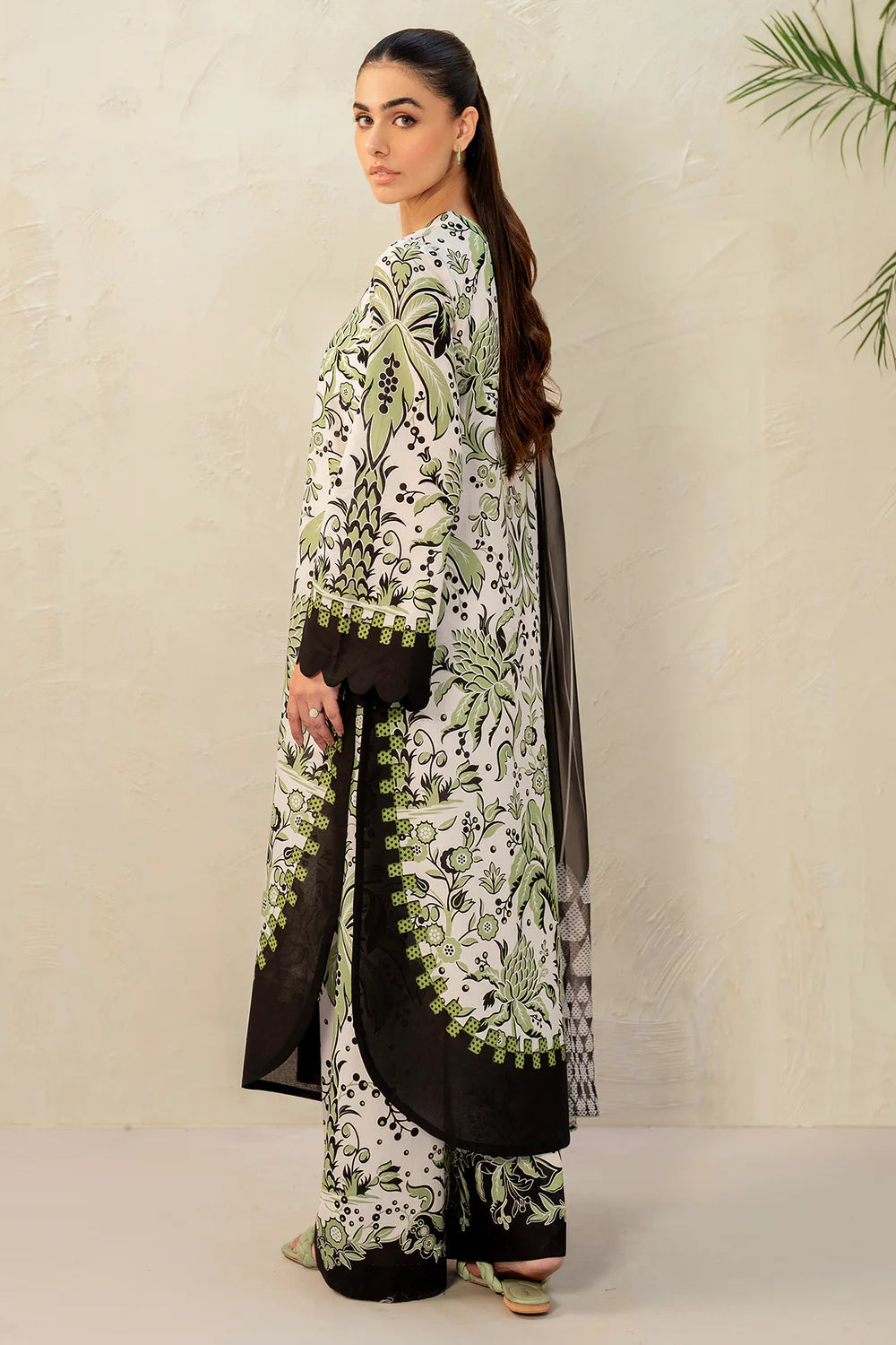 Jazmin 3Pc Embroidered Lawn Suit USE-9197 gulbuy.com