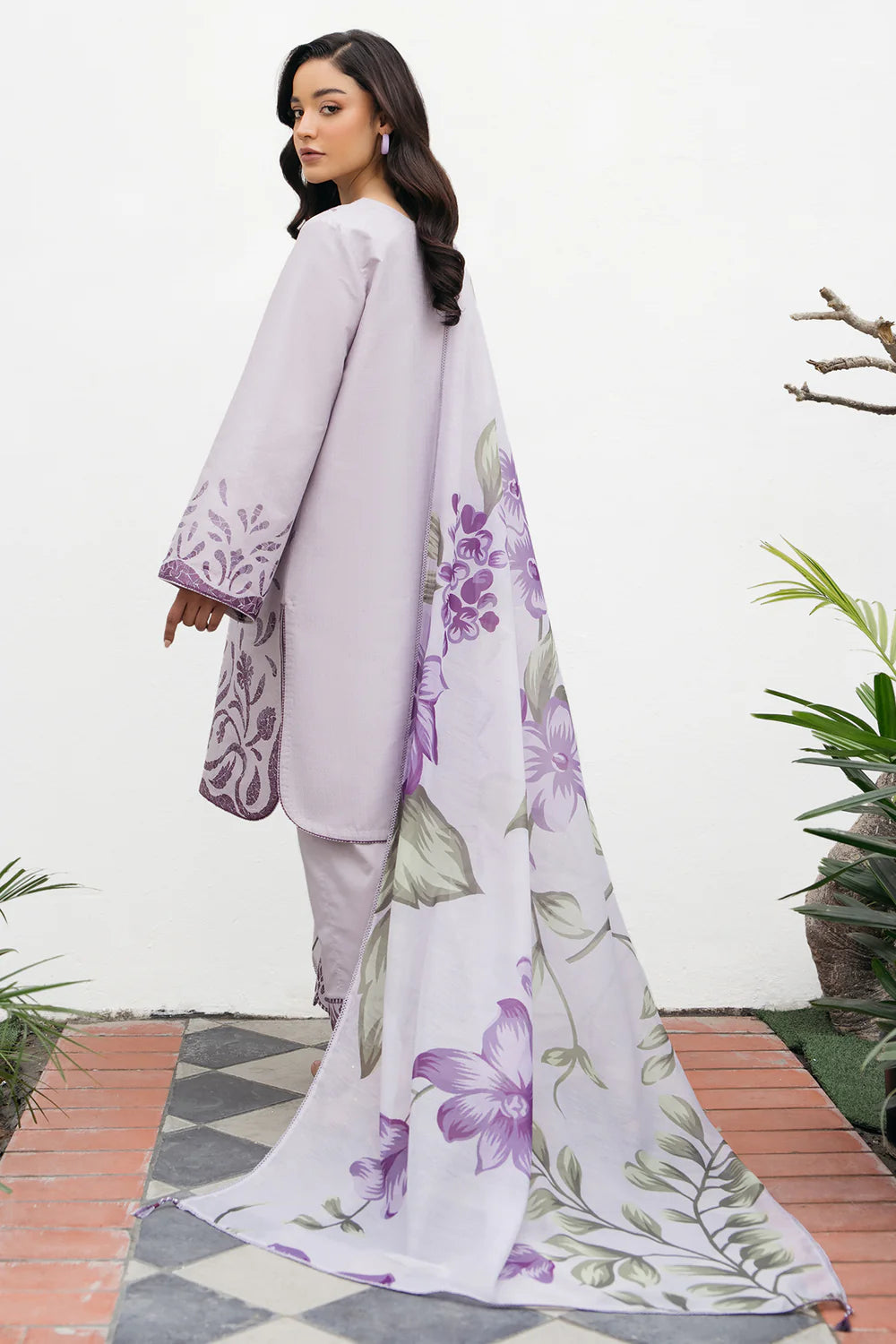 Jazmin 3Pc Embroidered Lawn Suit USE-9186 gulbuy.com
