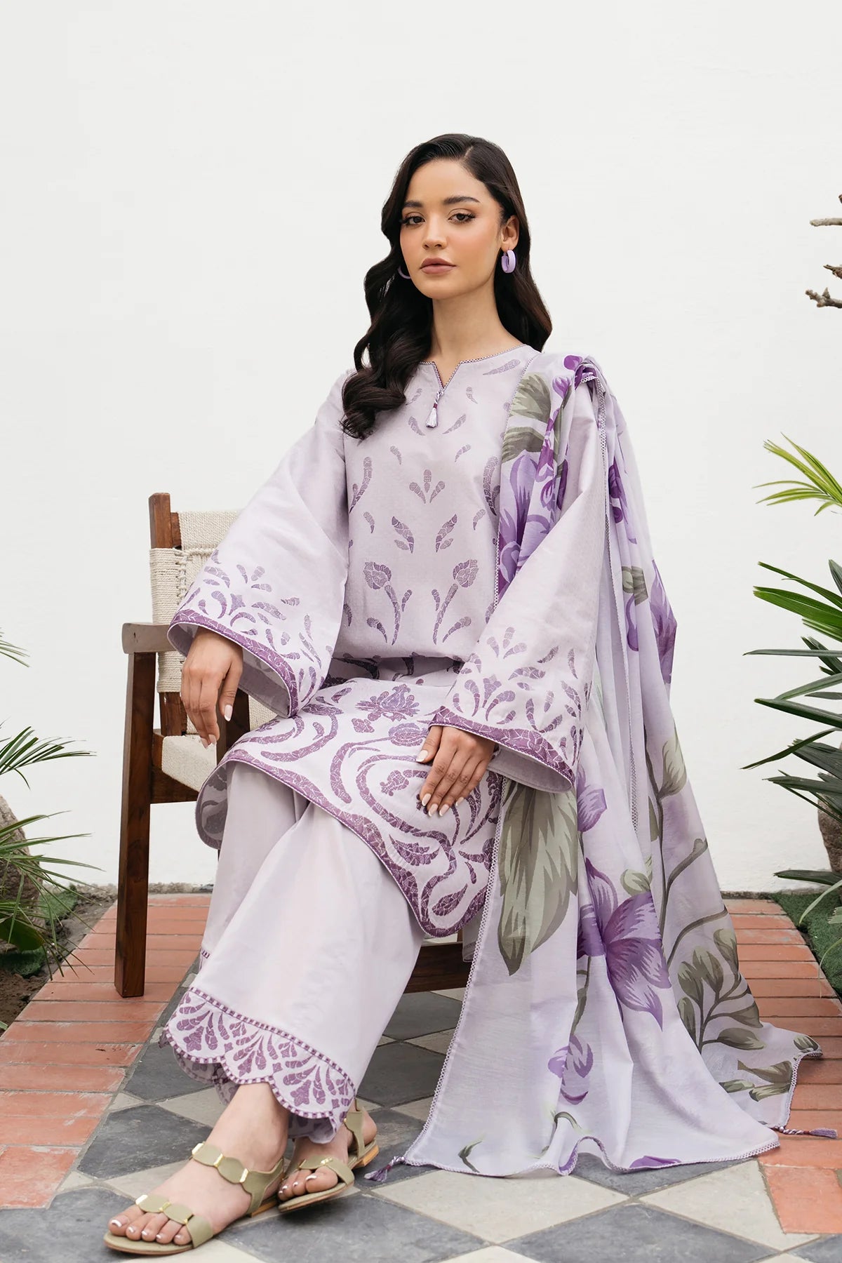 Jazmin 3Pc Embroidered Lawn Suit USE-9186 gulbuy.com
