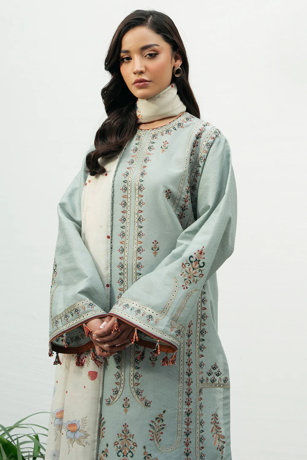 Jazmin 3Pc Embroidered Lawn Suit USE-9180 gulbuy.com