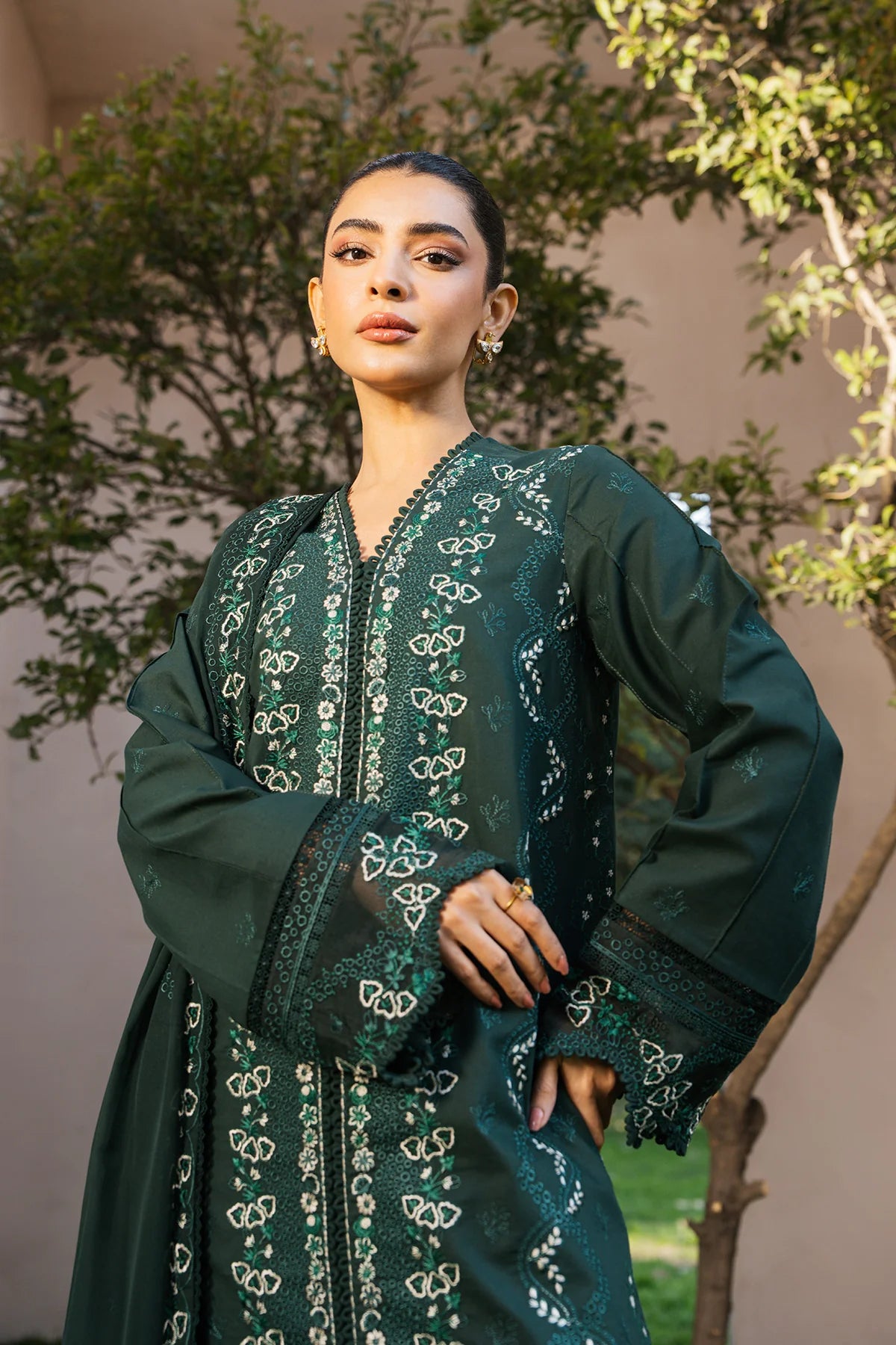 Ziva 3Pc Embroidered Lawn Suit Gaia gulbuy.com