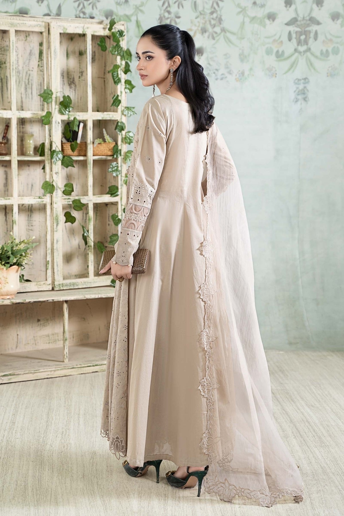 Maria B 3Pc Embroidered Lawn Suit (DW-EA24-07)