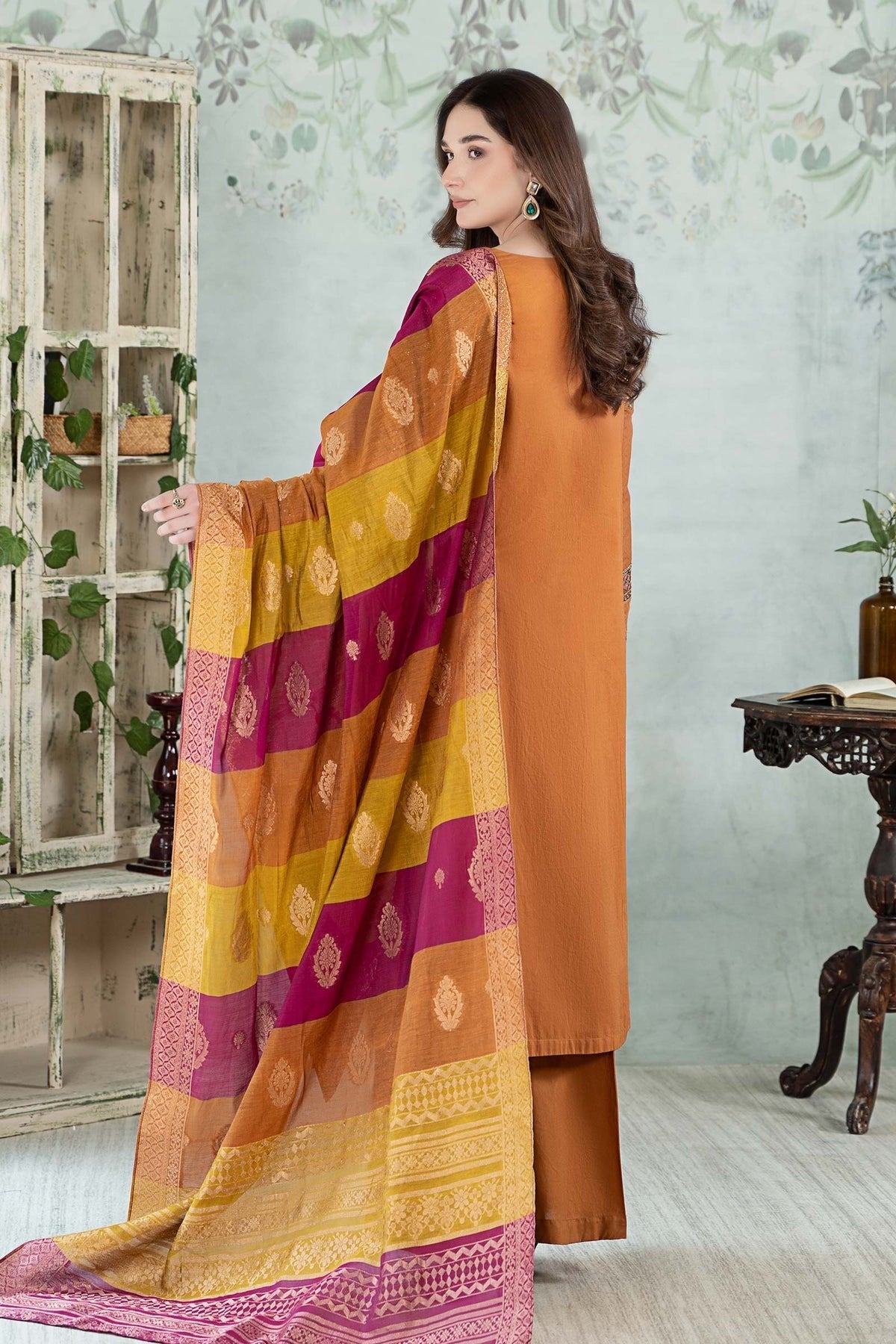 Maria B 3Pc Embroidered Jacquard Suit (DW-EA24-28)