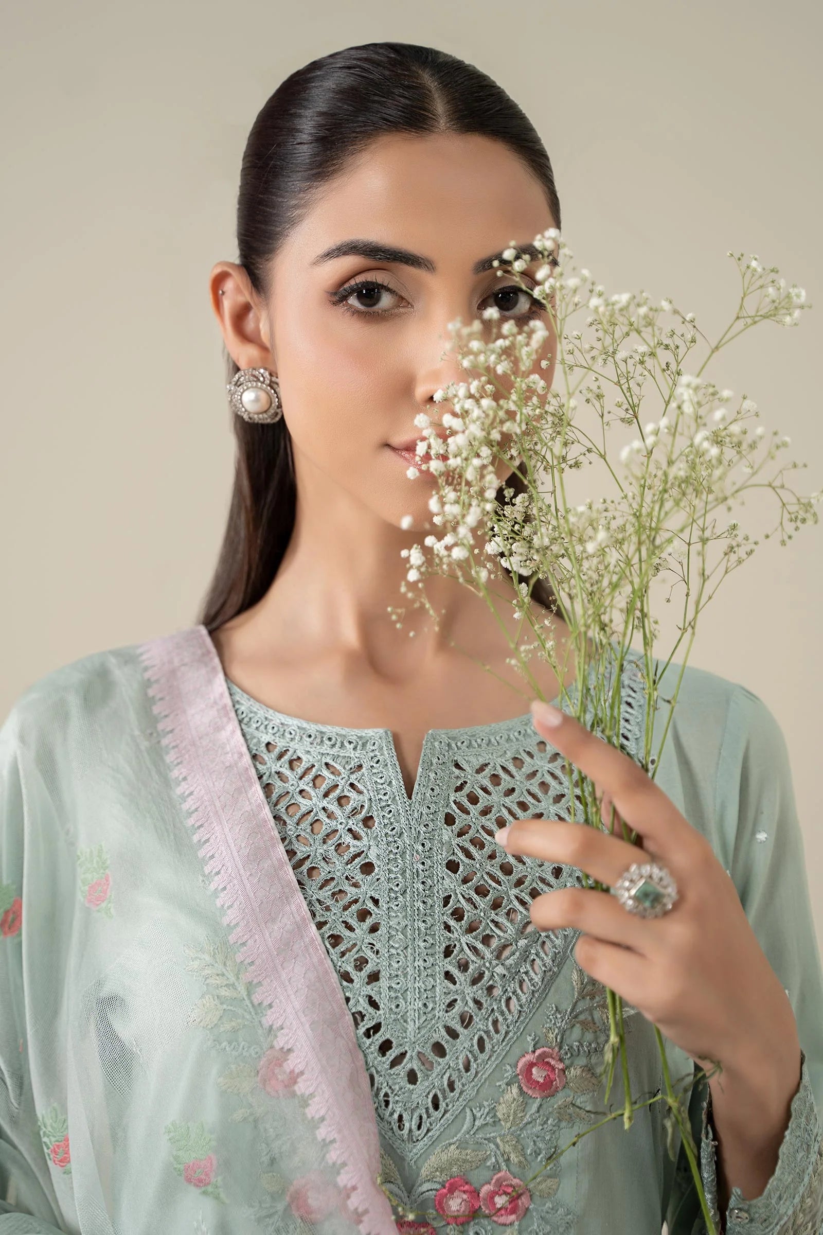 Maria B 3Pc Embroidered Lawn Suit DW-EA25-22-Blue gulbuy.com