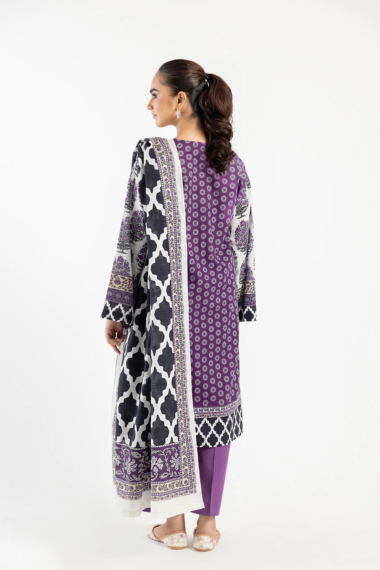 Ethnic 3Pc Printed khaddar Suit E0460/202/520 gulbuy.com