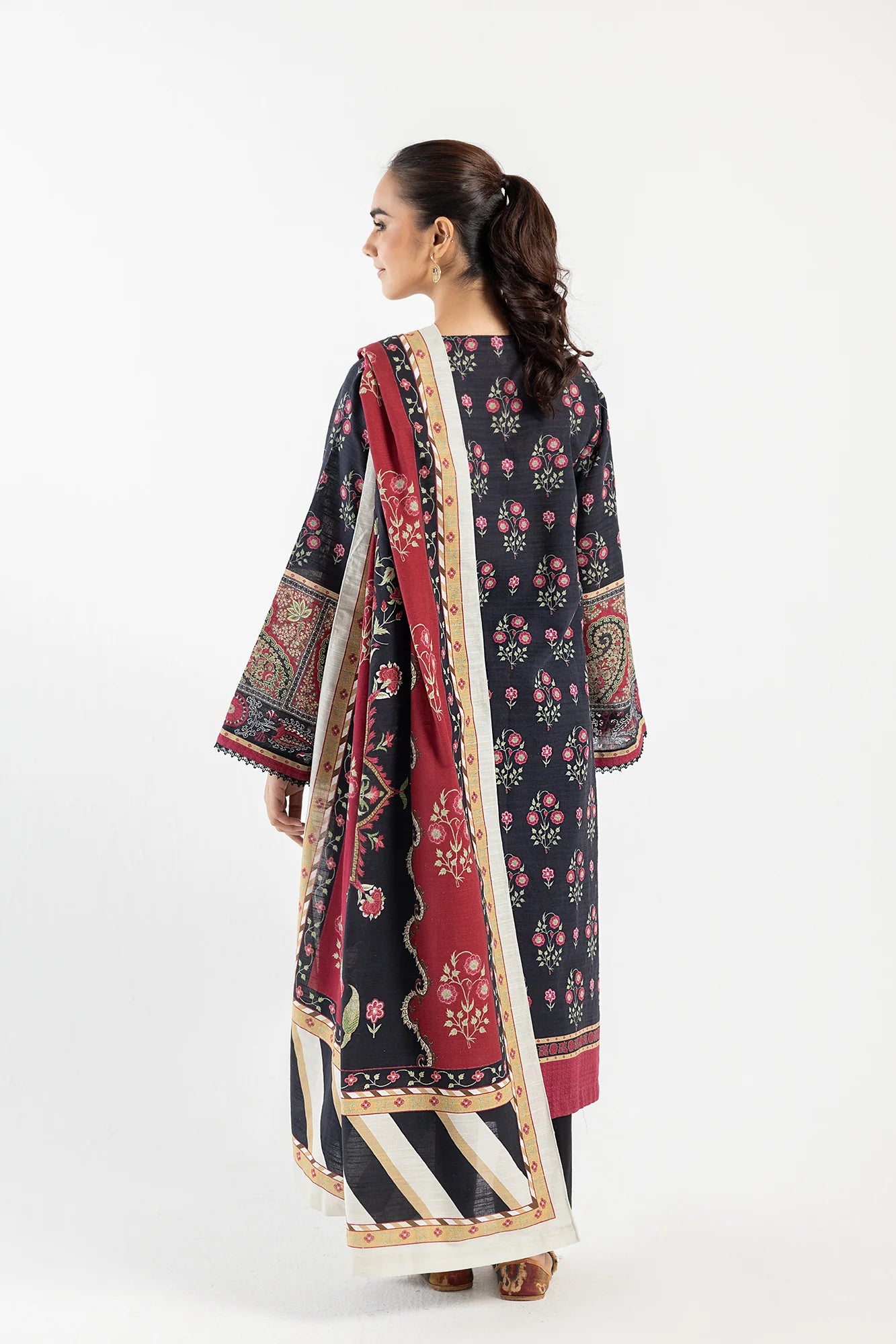 Ethnic 3Pc Printed khaddar Suit E0463/202/902 gulbuy.com