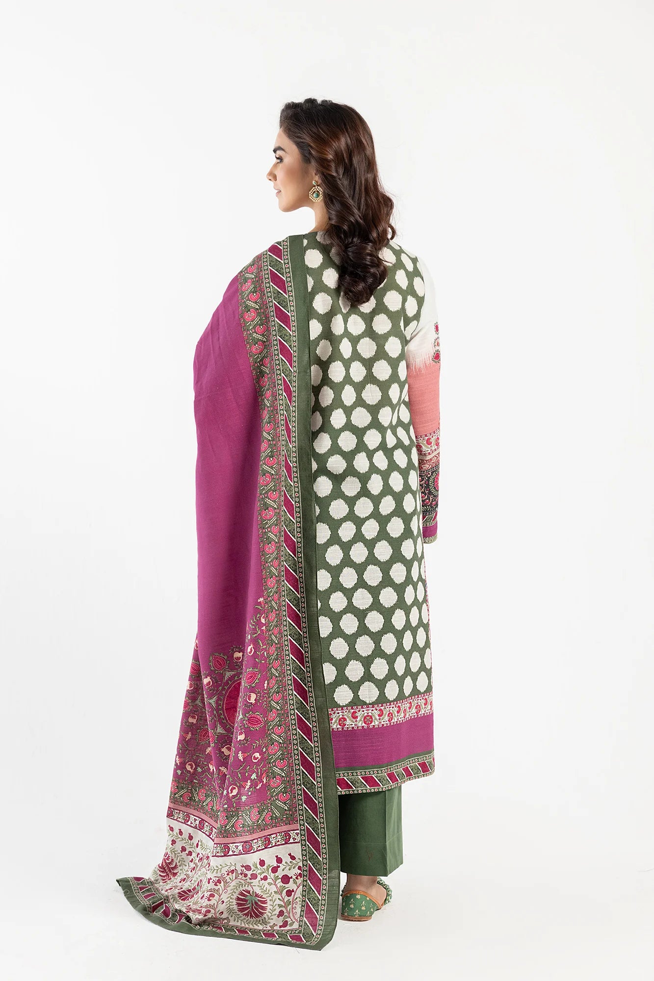 Ethnic 3Pc Printed khaddar Suit E0464/202/118 gulbuy.com