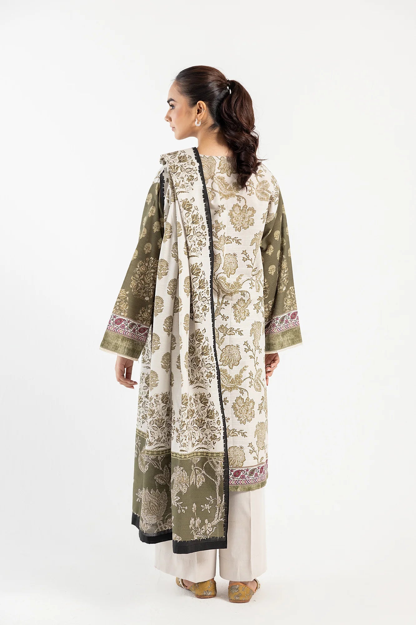 Ethnic 3Pc Printed khaddar Suit E0466/202/120 gulbuy.com