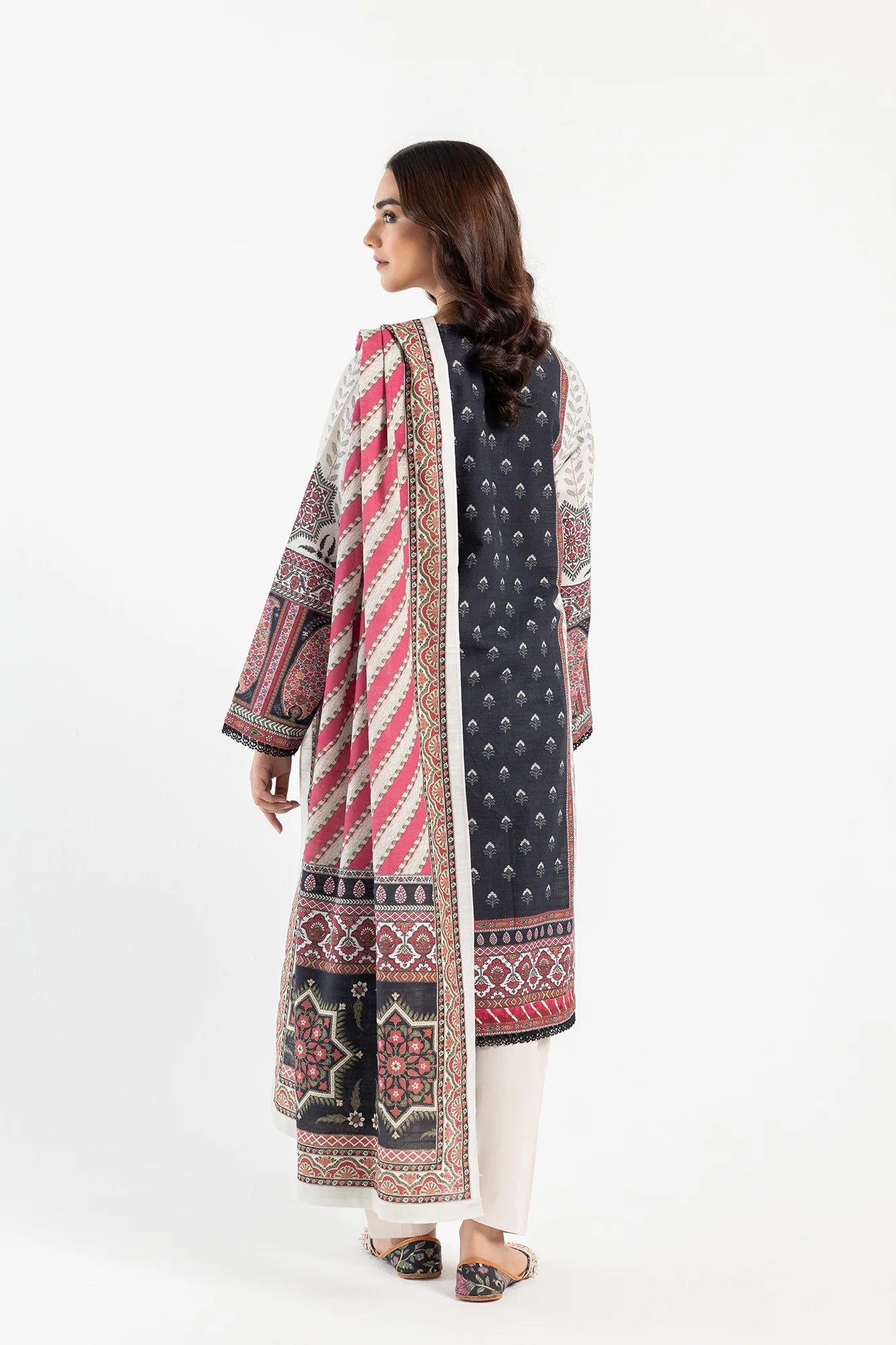 Ethnic 3Pc Printed khaddar Suit E0467/202/902 gulbuy.com