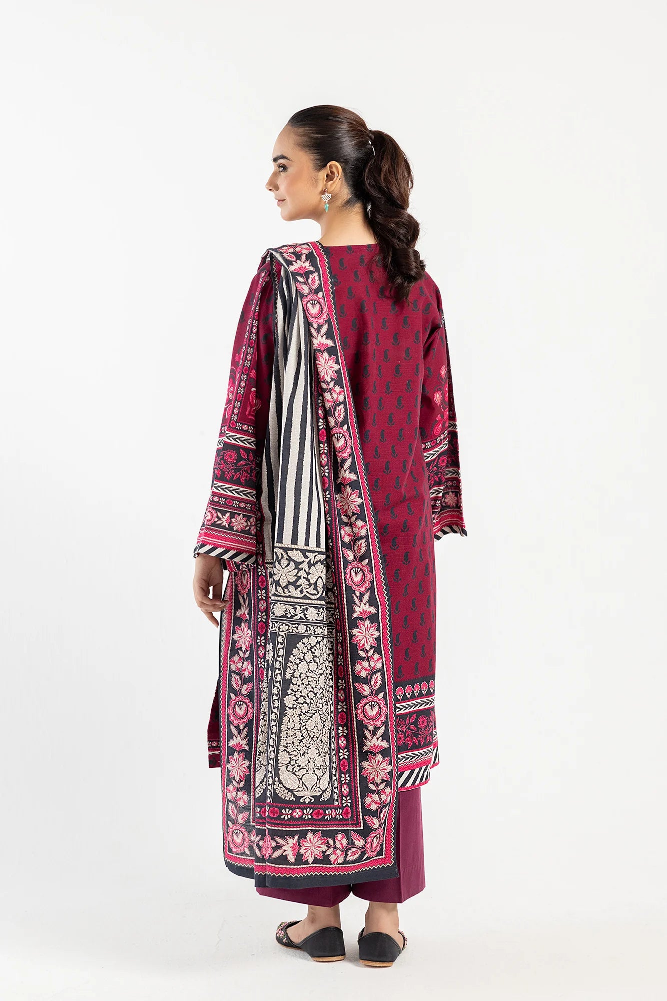 Ethnic 3Pc Printed khaddar Suit E0471/202/402 gulbuy.com