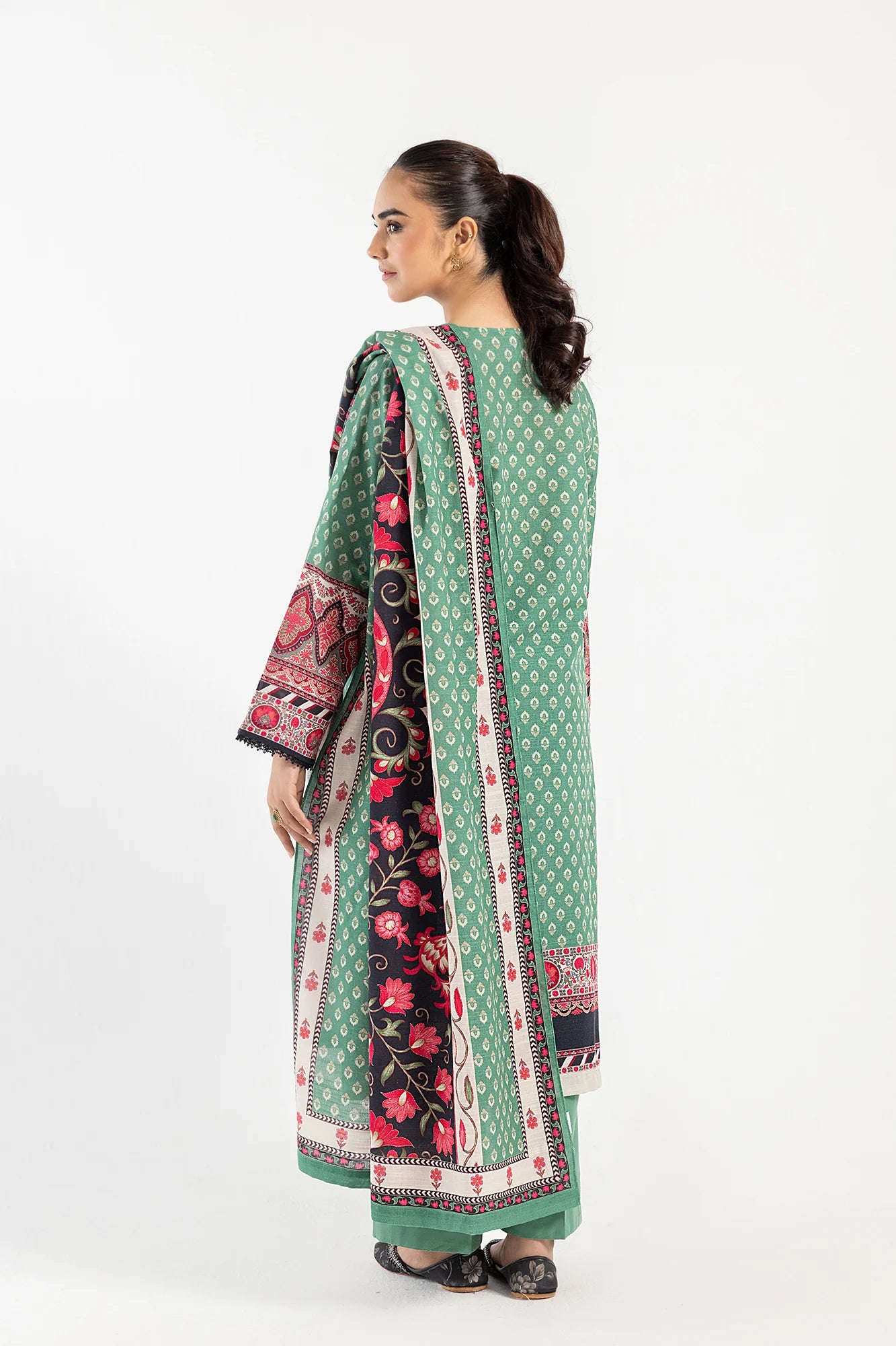 Ethnic 3Pc Printed khaddar Suit E0472/202/706 gulbuy.com