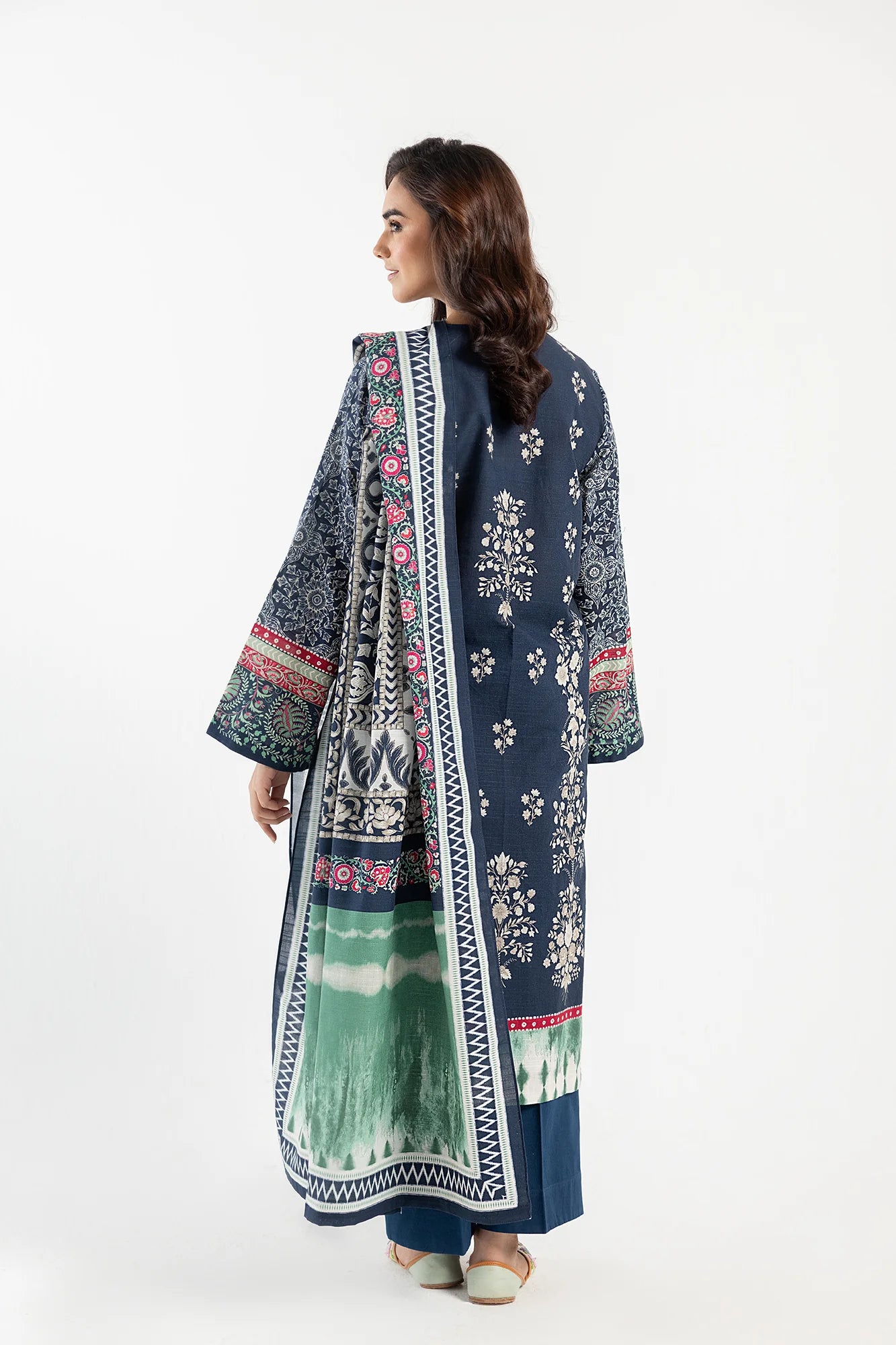 Ethnic 3Pc Printed khaddar Suit E0474/202/618 gulbuy.com