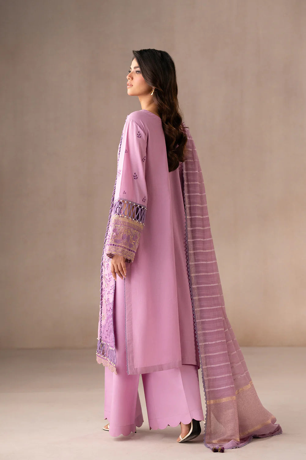 Ethnc 3Pc Embroidered Lawn Suit E0501/203/530 gulbuy.com