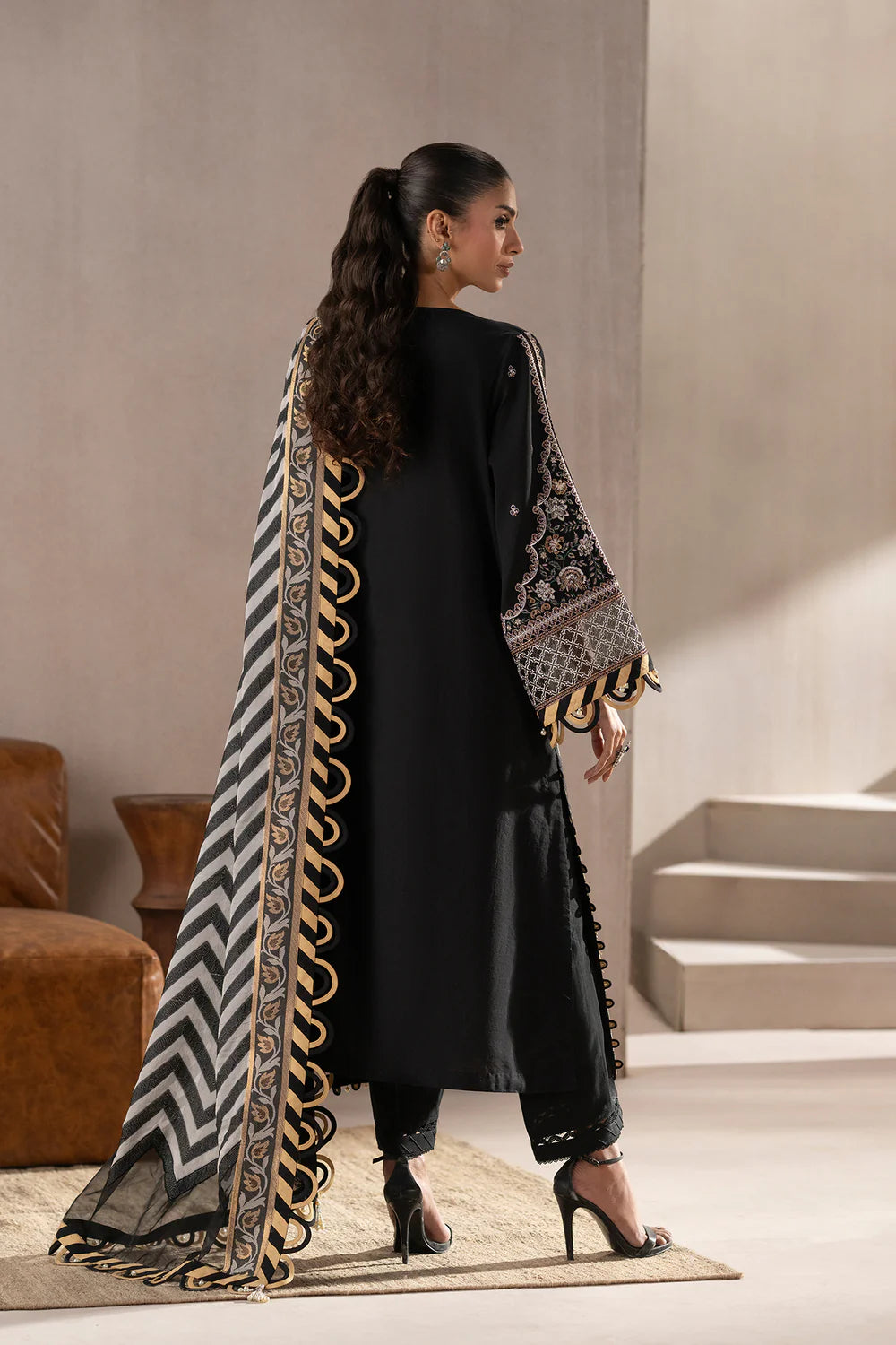 Ethnc 3Pc Embroidered Lawn Suit E0503/203/902 gulbuy.com