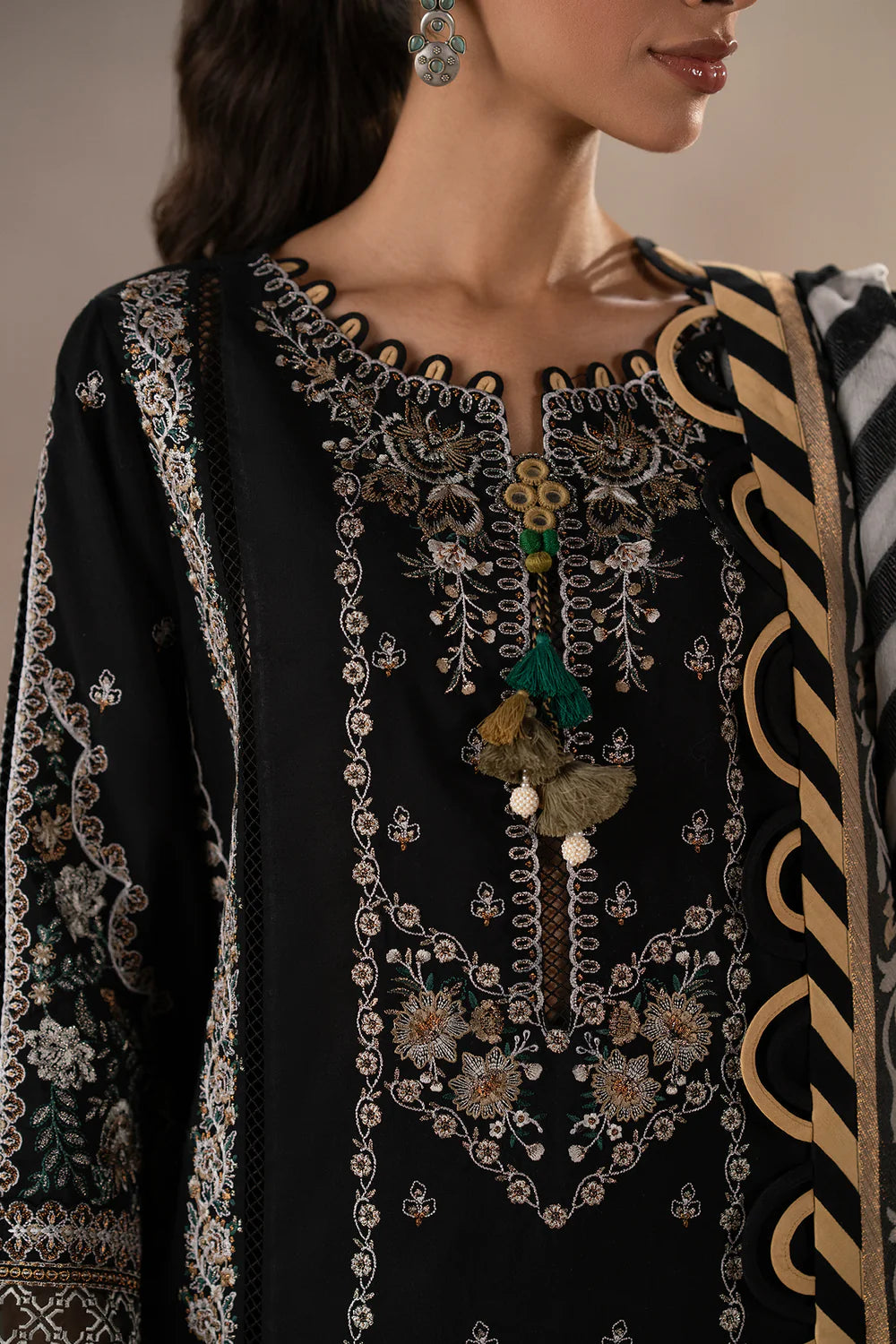 Ethnc 3Pc Embroidered Lawn Suit E0503/203/902 gulbuy.com