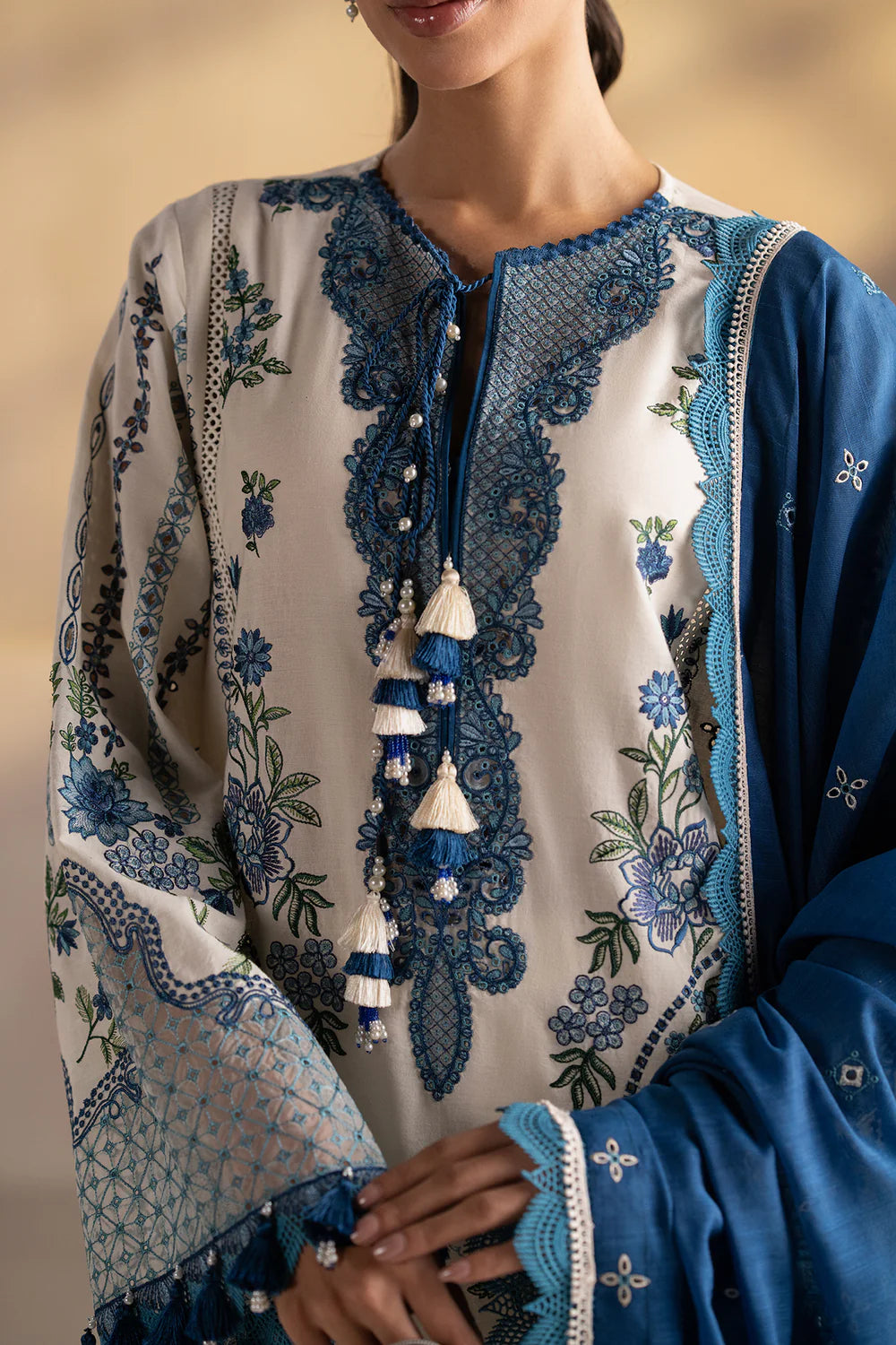 Ethnc 3Pc Embroidered Lawn Suit E0515/203/002 gulbuy.com