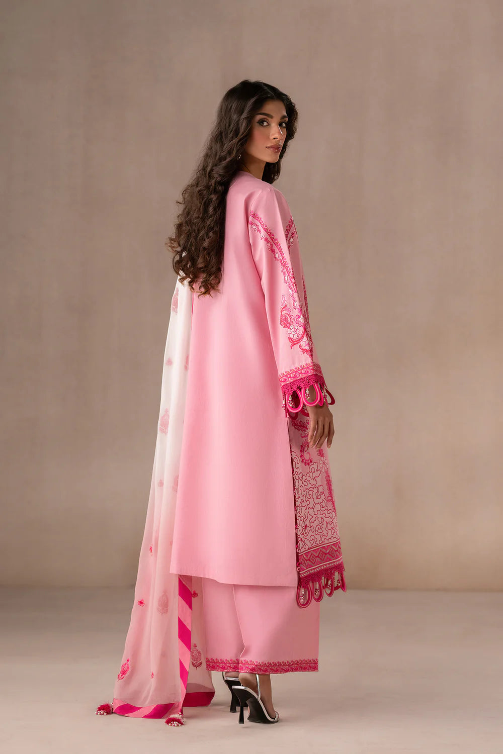 Ethnc 3Pc Embroidered Lawn Suit E0520/203/424 gulbuy.com