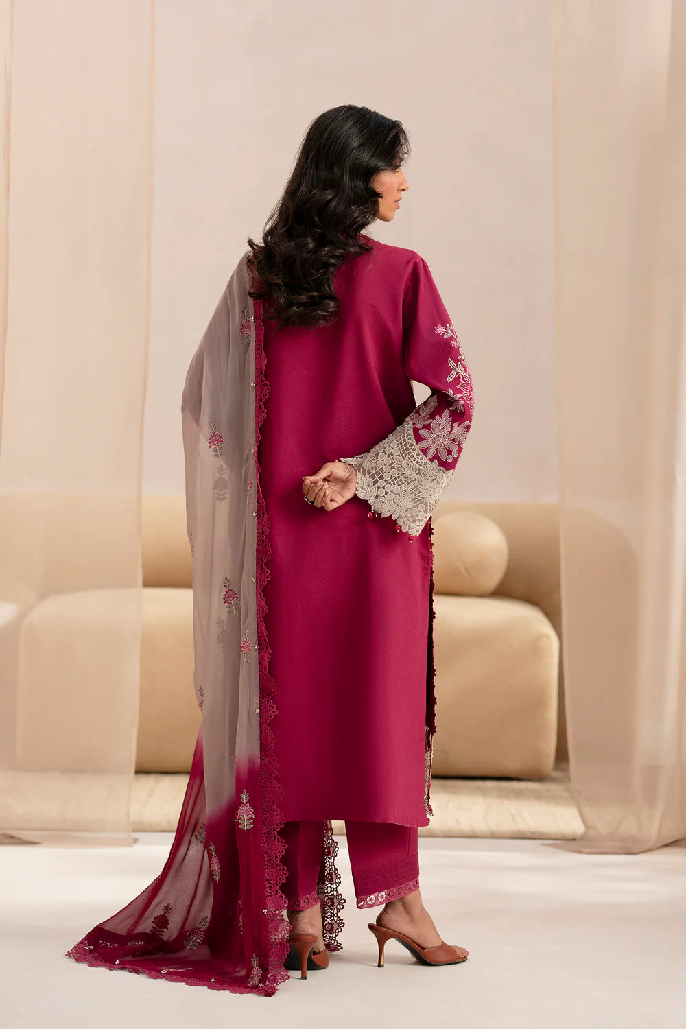Ethnc 3Pc Embroidered Lawn Suit E0521/203/519 gulbuy.com