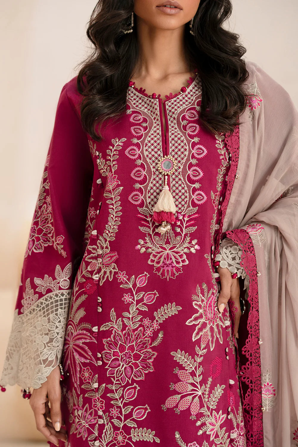 Ethnc 3Pc Embroidered Lawn Suit E0521/203/519 gulbuy.com