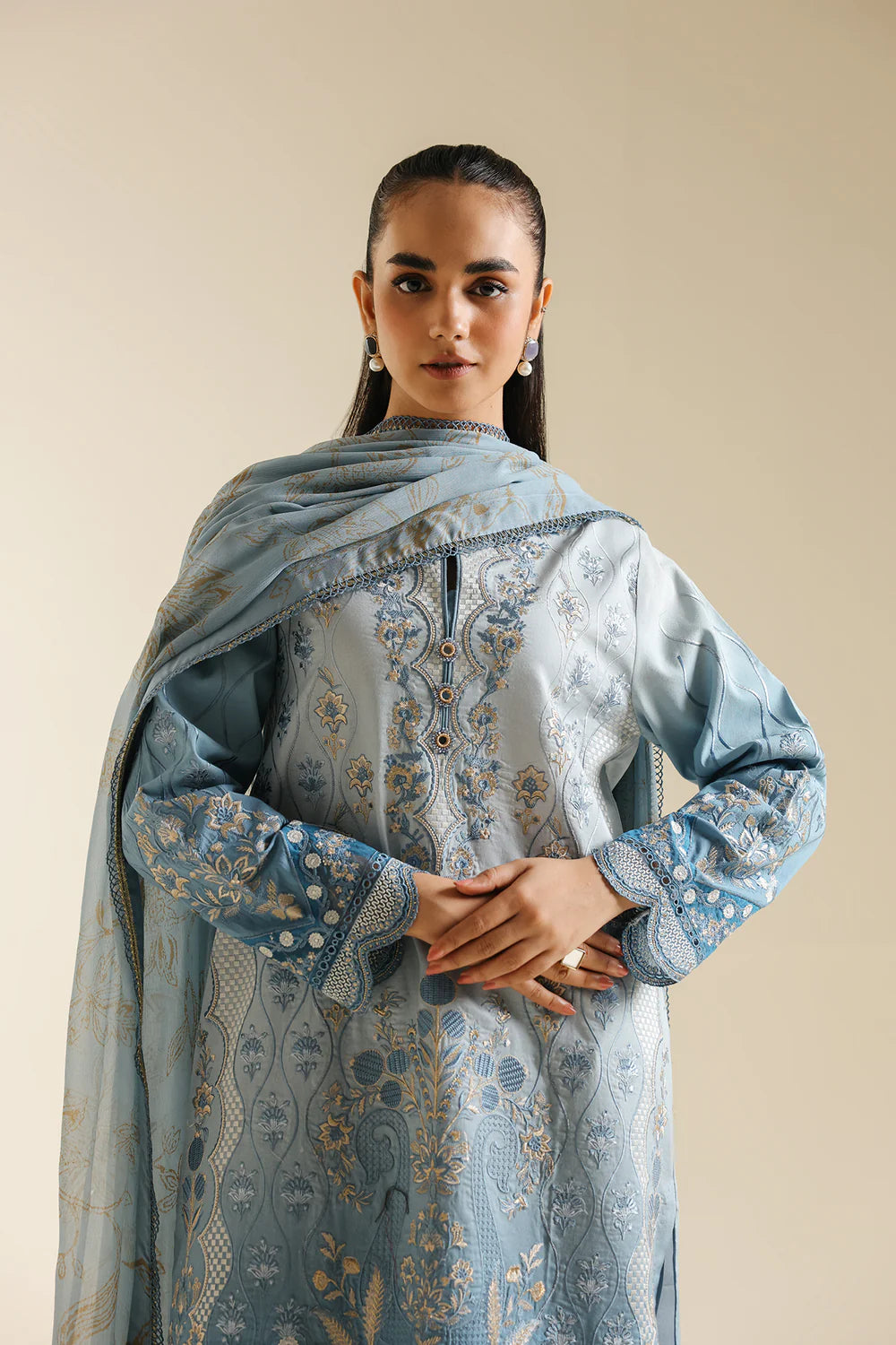 Ethnc 3Pc Embroidered Lawn Suit E0530/203/631 gulbuy.com