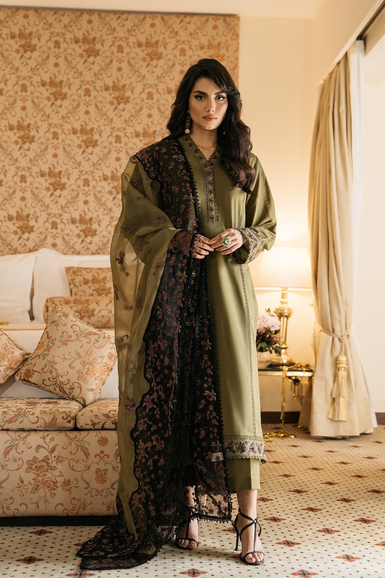 Ethnic 3 Piece Embroidered Organza Suit (E0552/105/122)