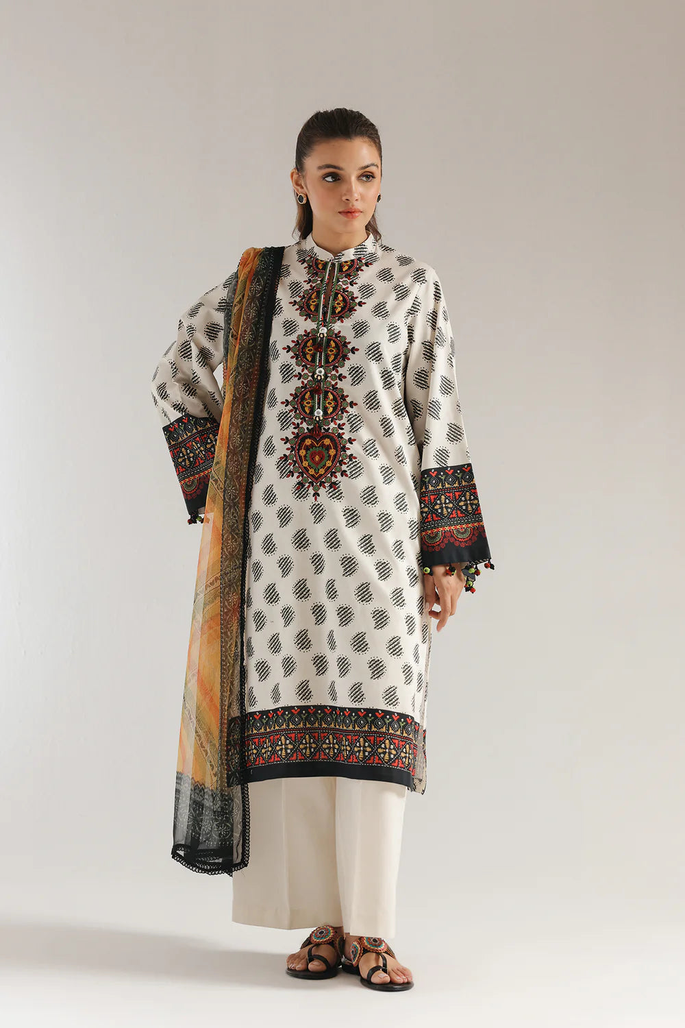 Ethnc 3Pc Embroidered Lawn Suit E0572/203/005 XL gulbuy.com