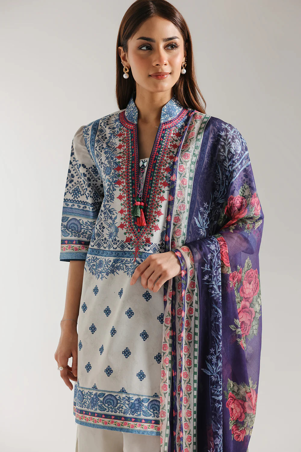 Ethnc 3Pc Embroidered Lawn Suit E0591/203/817 gulbuy.com